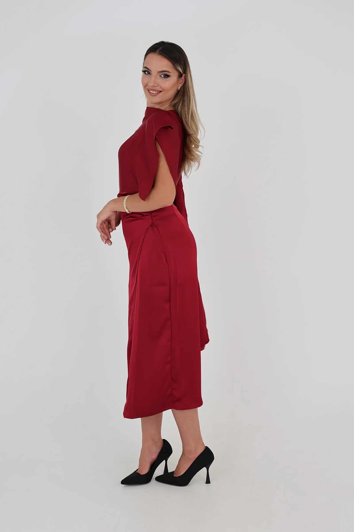 Fustan flowing cape