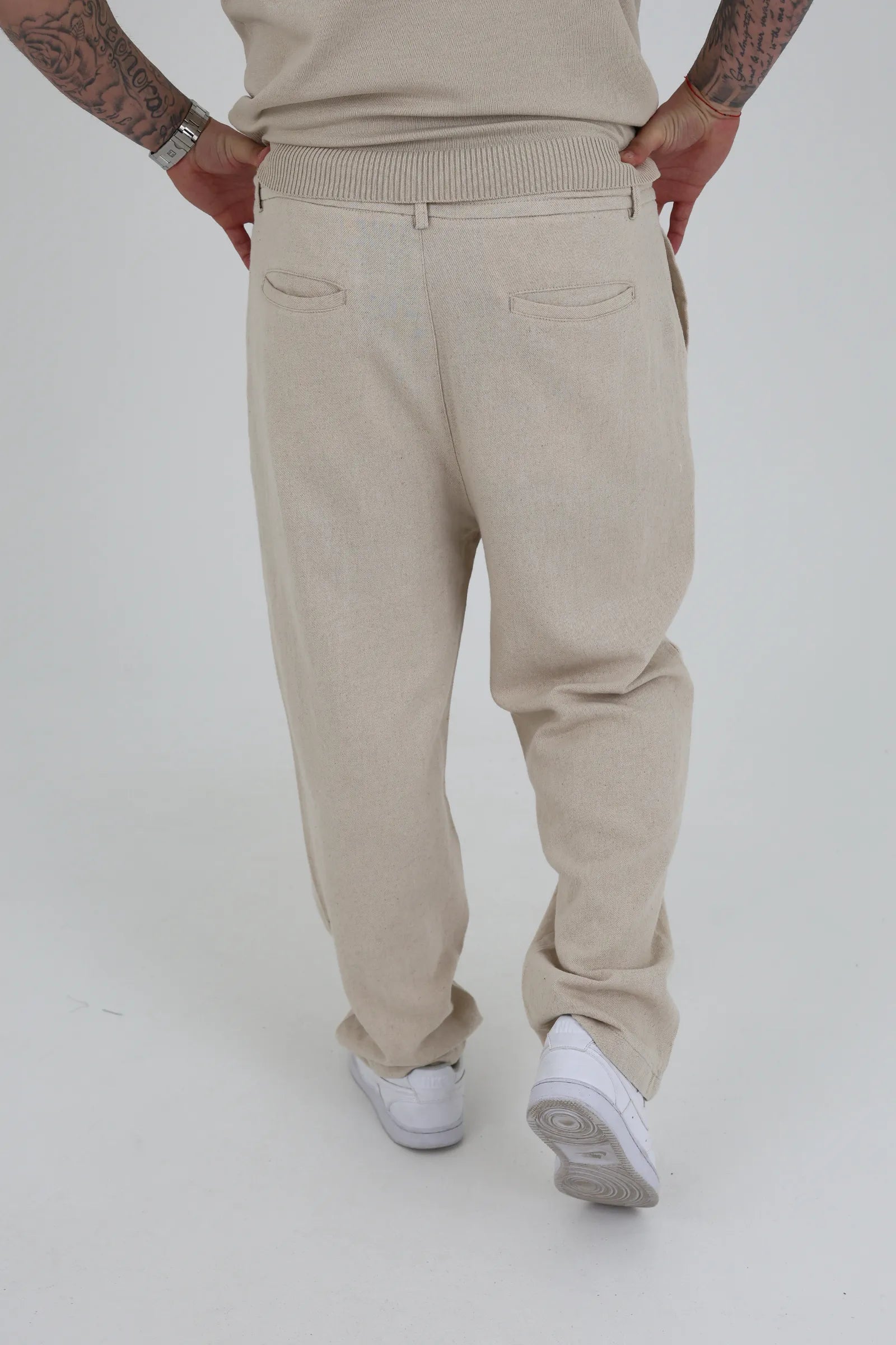 Pantallona form pleat