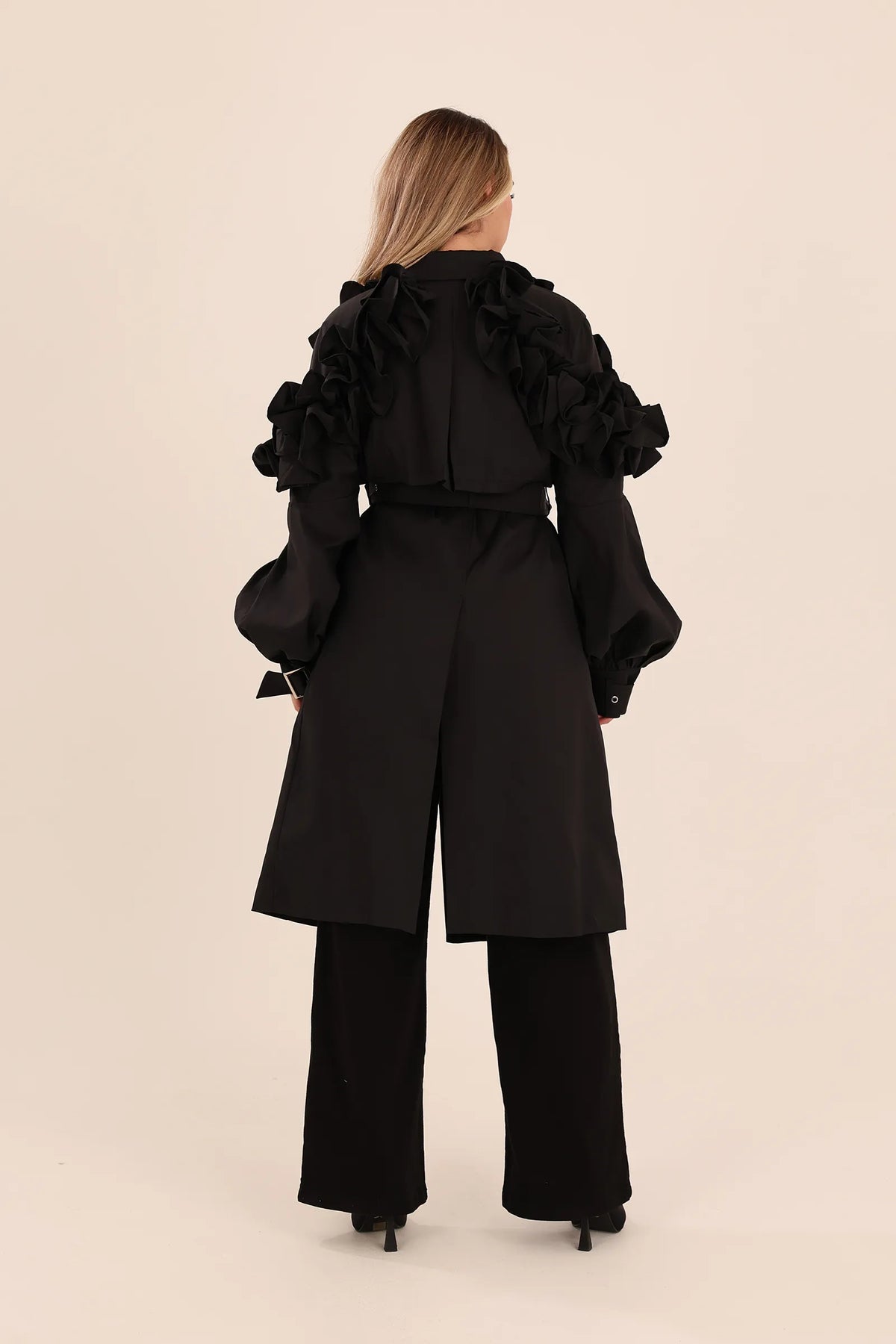 Mantil oversized ruffle