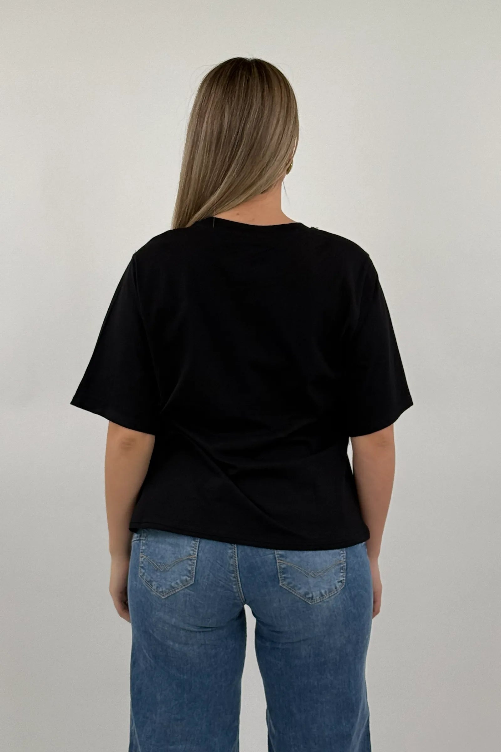 Maice pearl neckline