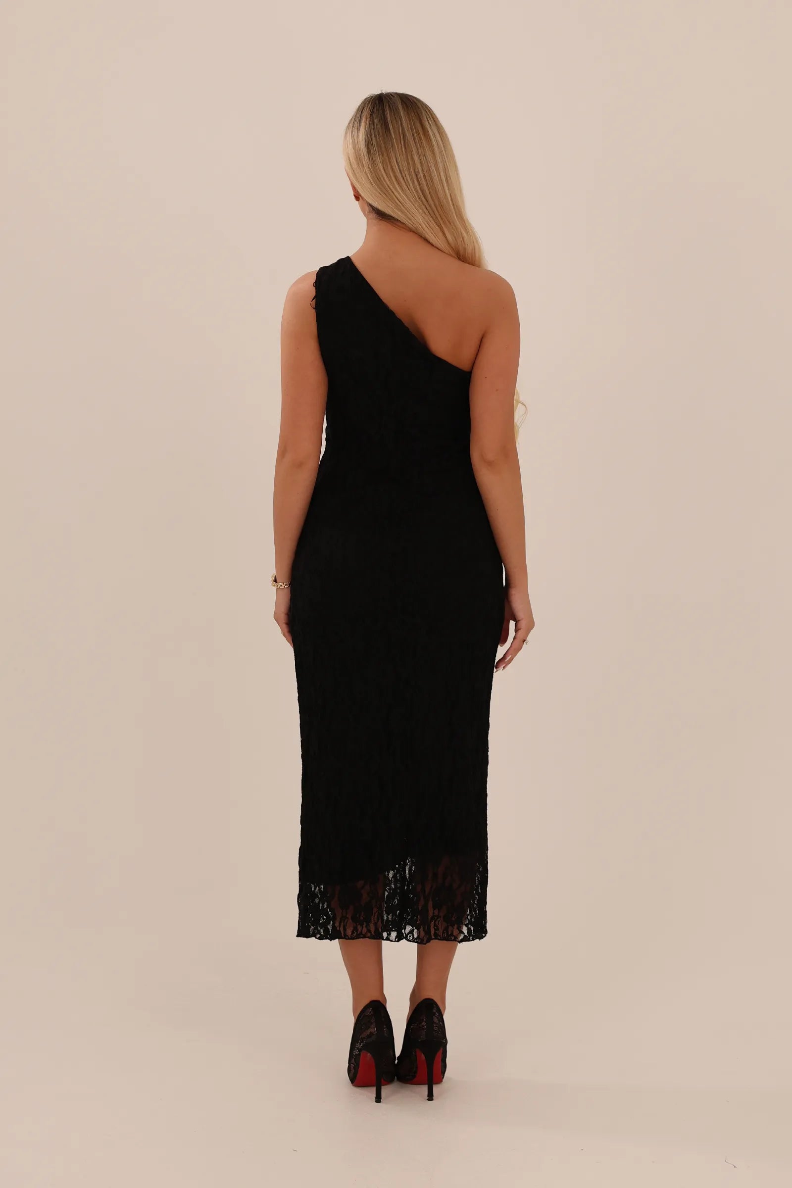 Fustan one-shoulder lace
