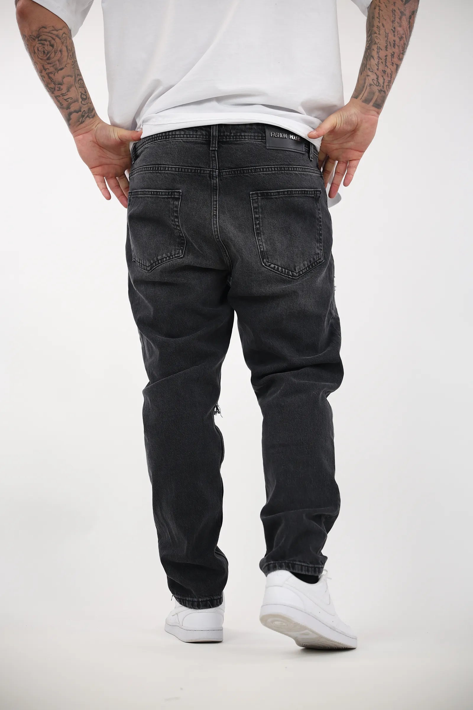 FARMERKA RIPPED JEANS