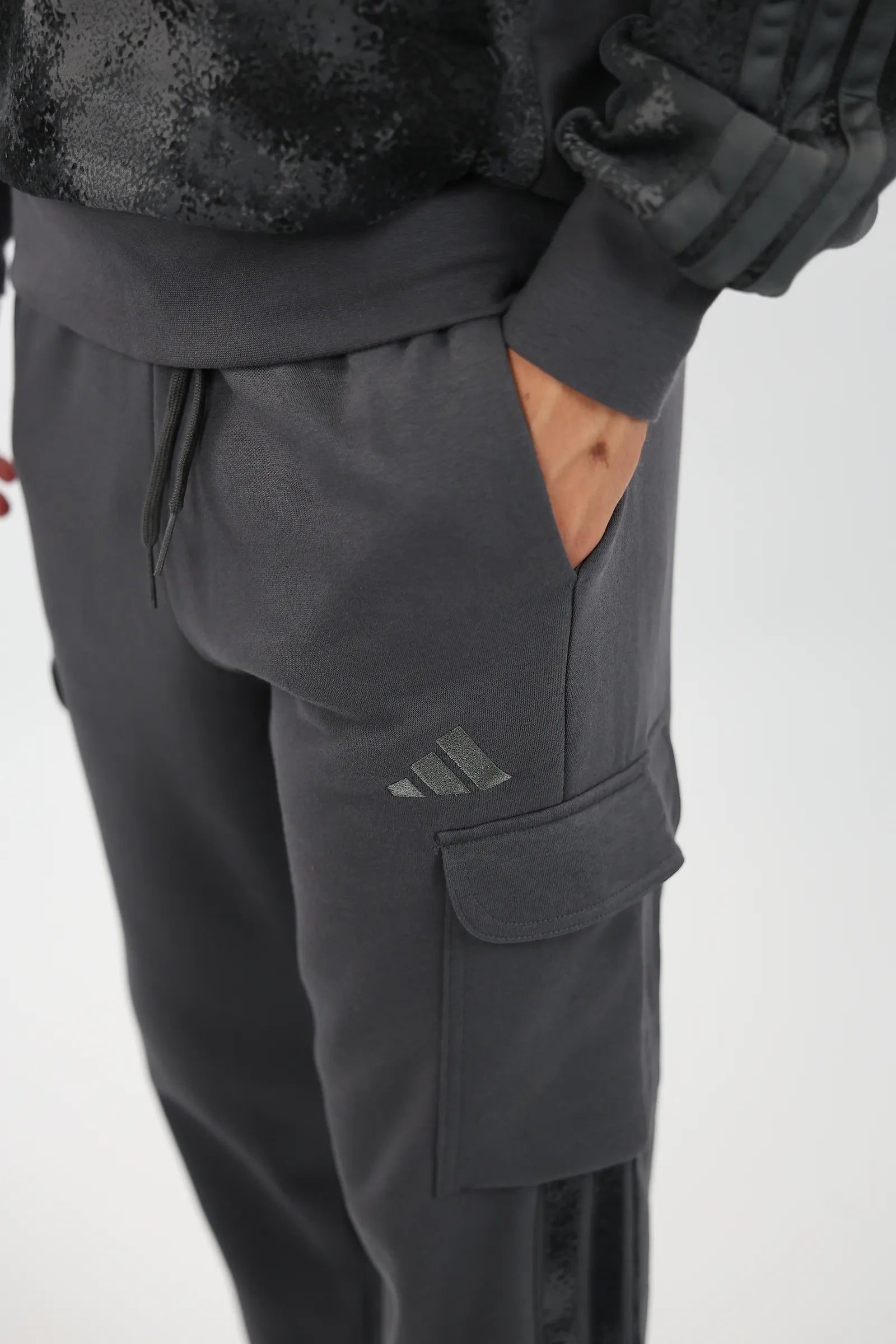 TRENERKA ADIDAS SEA AOP COLORBLOCK PANTS