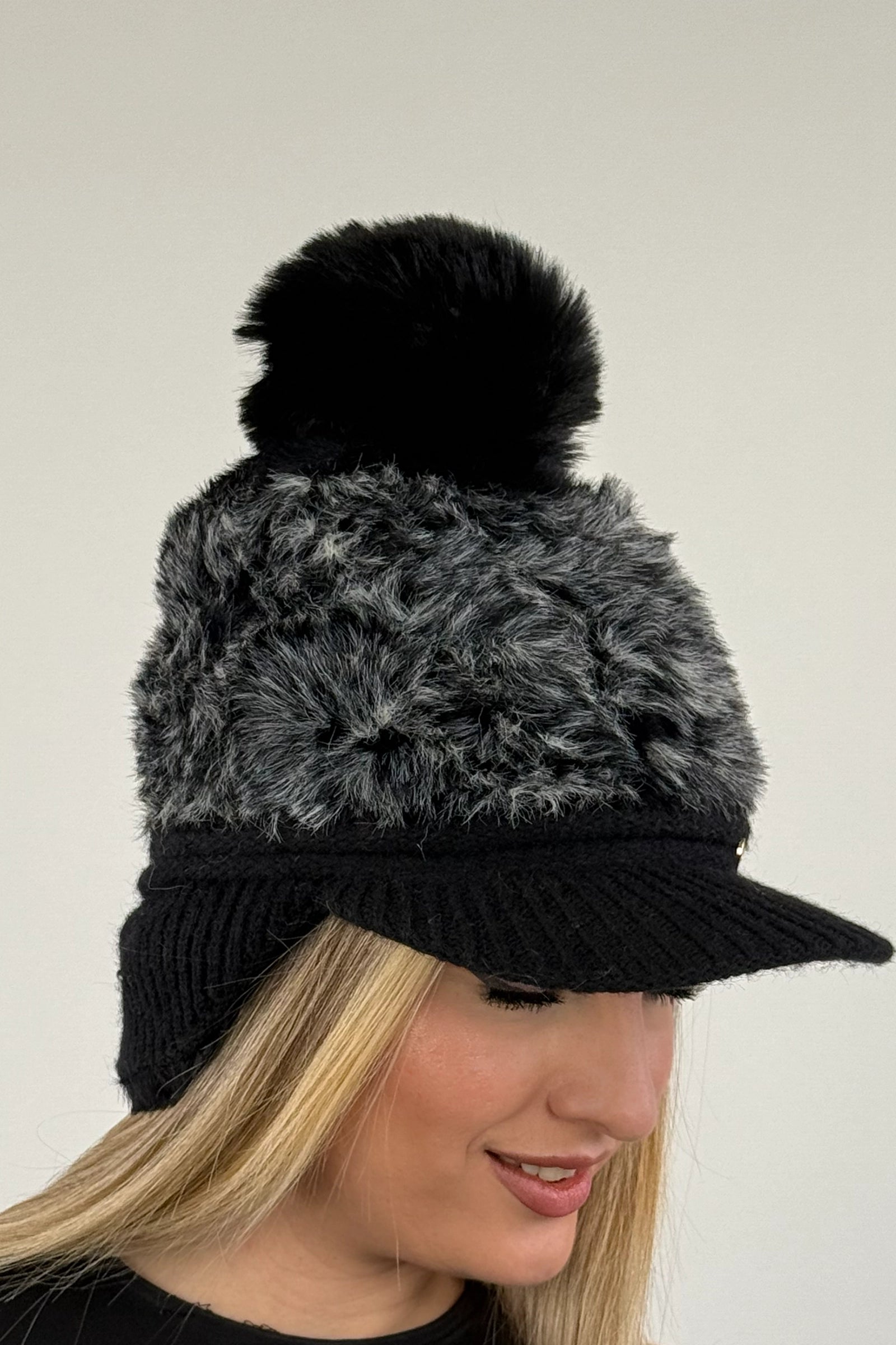 Kapuq hat with fur