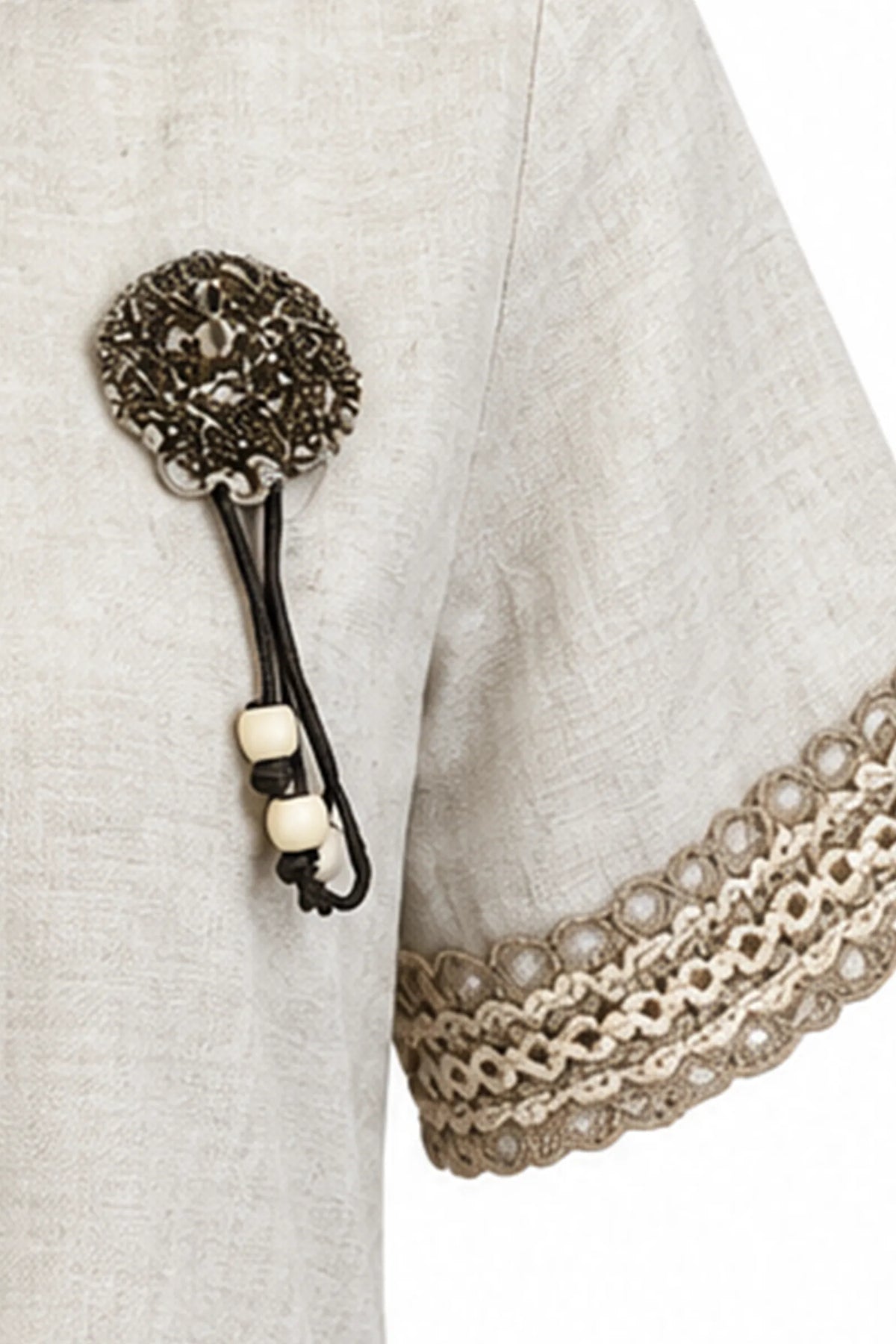 Kemishe brooch