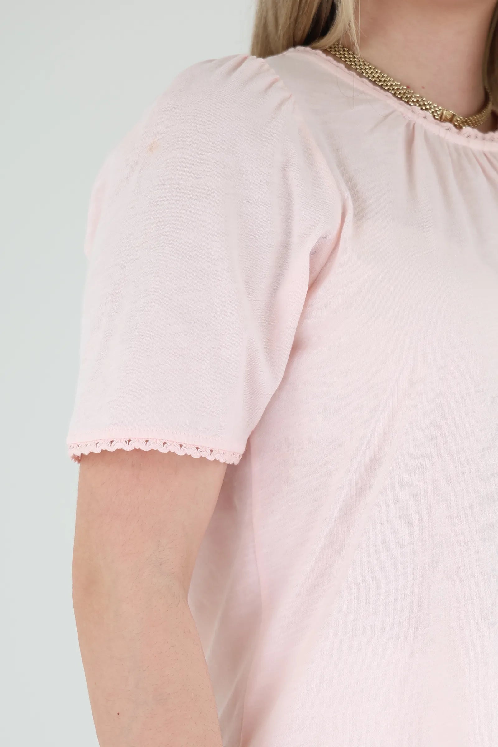 Maice ruffle neck
