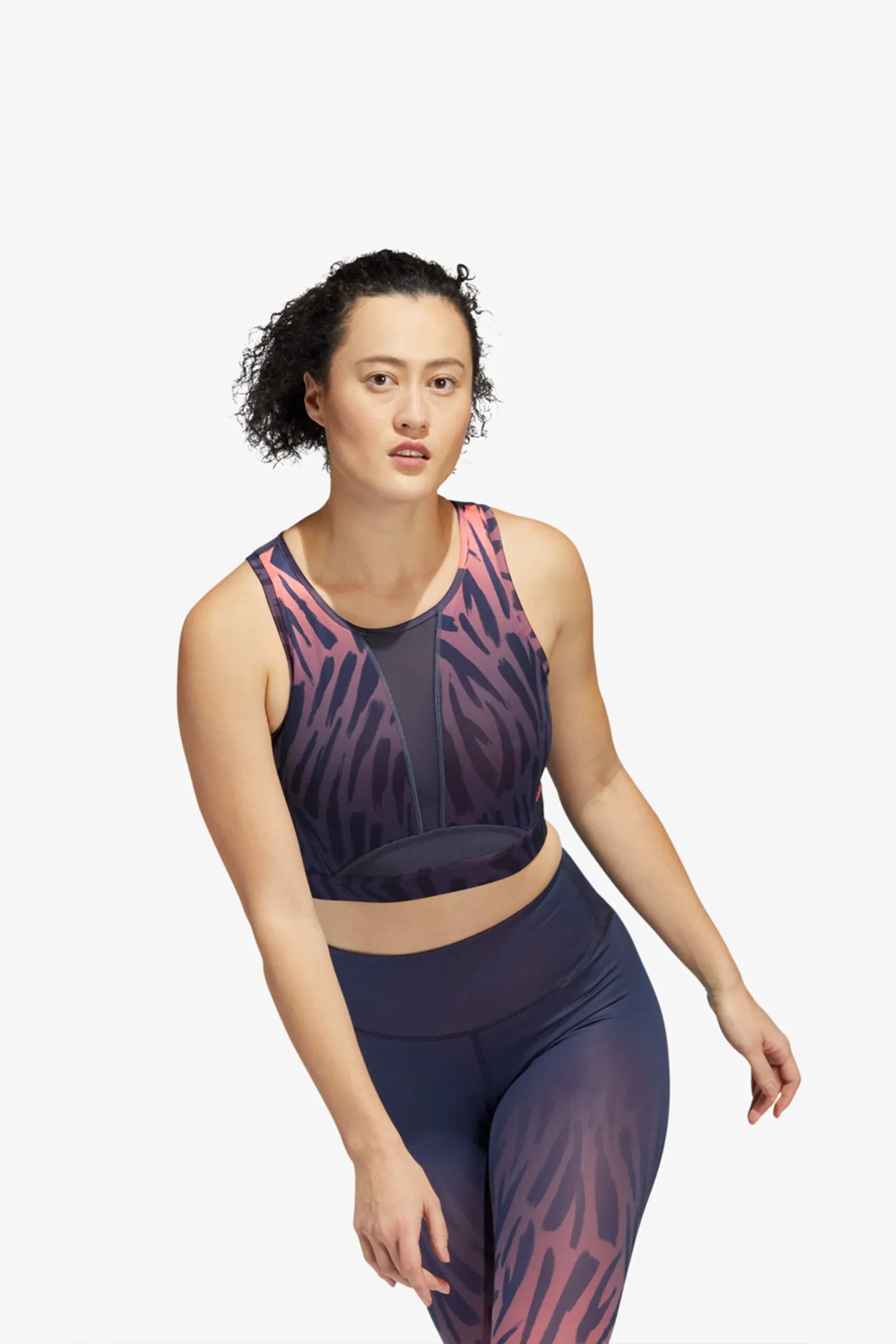 SUTJENA FITNESI  ADIDAS TRN TIGR AOP HA4324
