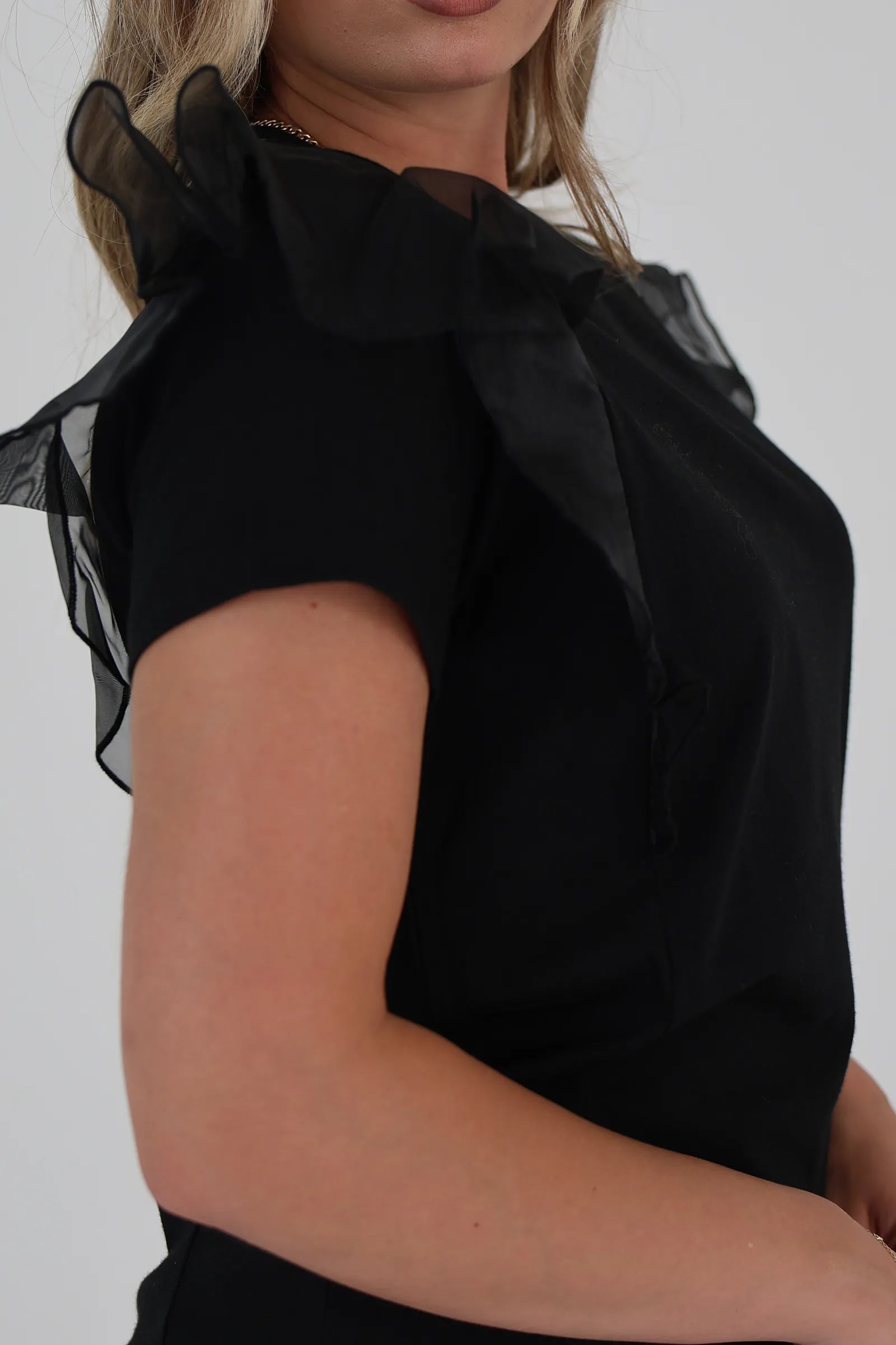 Fustan ruffle sleeve