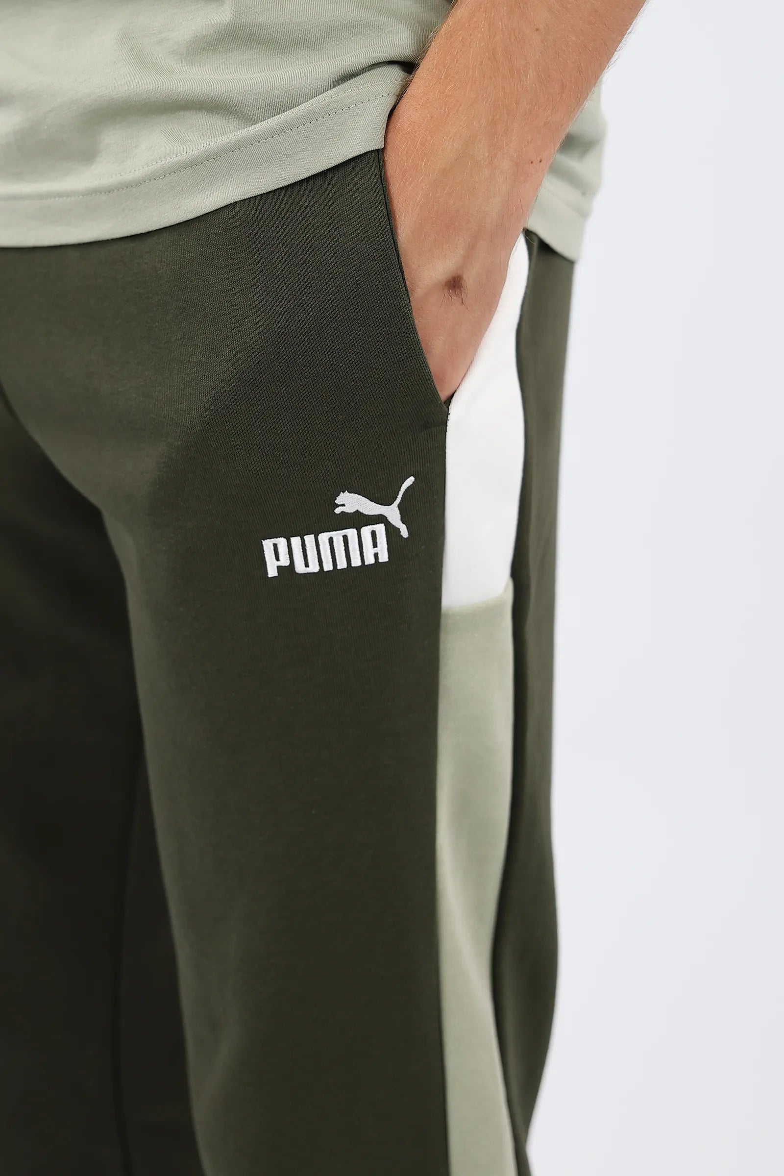 TRENERKA ESS BLOCK SWEATPANTS FL B-BOTTOMS