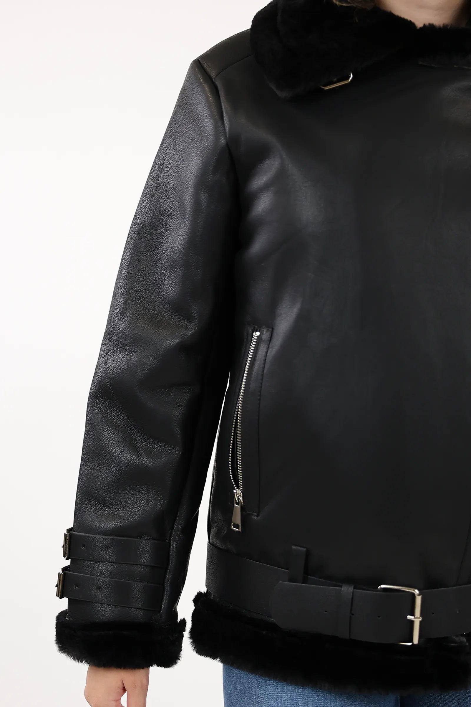 JAKNE BLACK MUST HAVE
