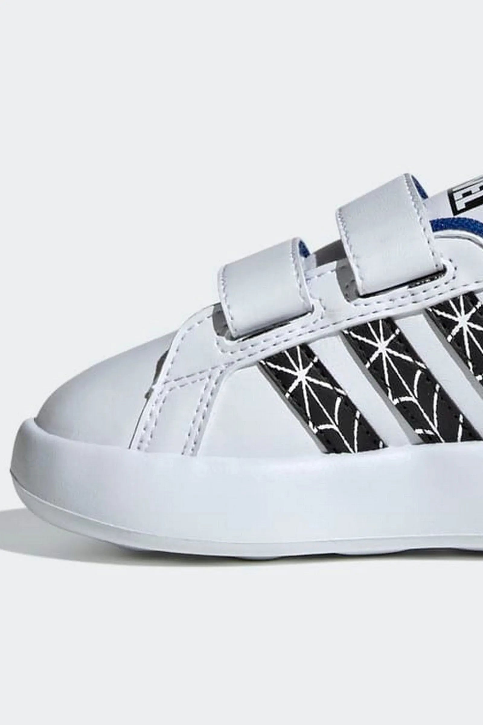 PATIKA Adidas MARVELS SPIDER-MAN GRAND COURT - Baby shoes - cloud white core black royal blue