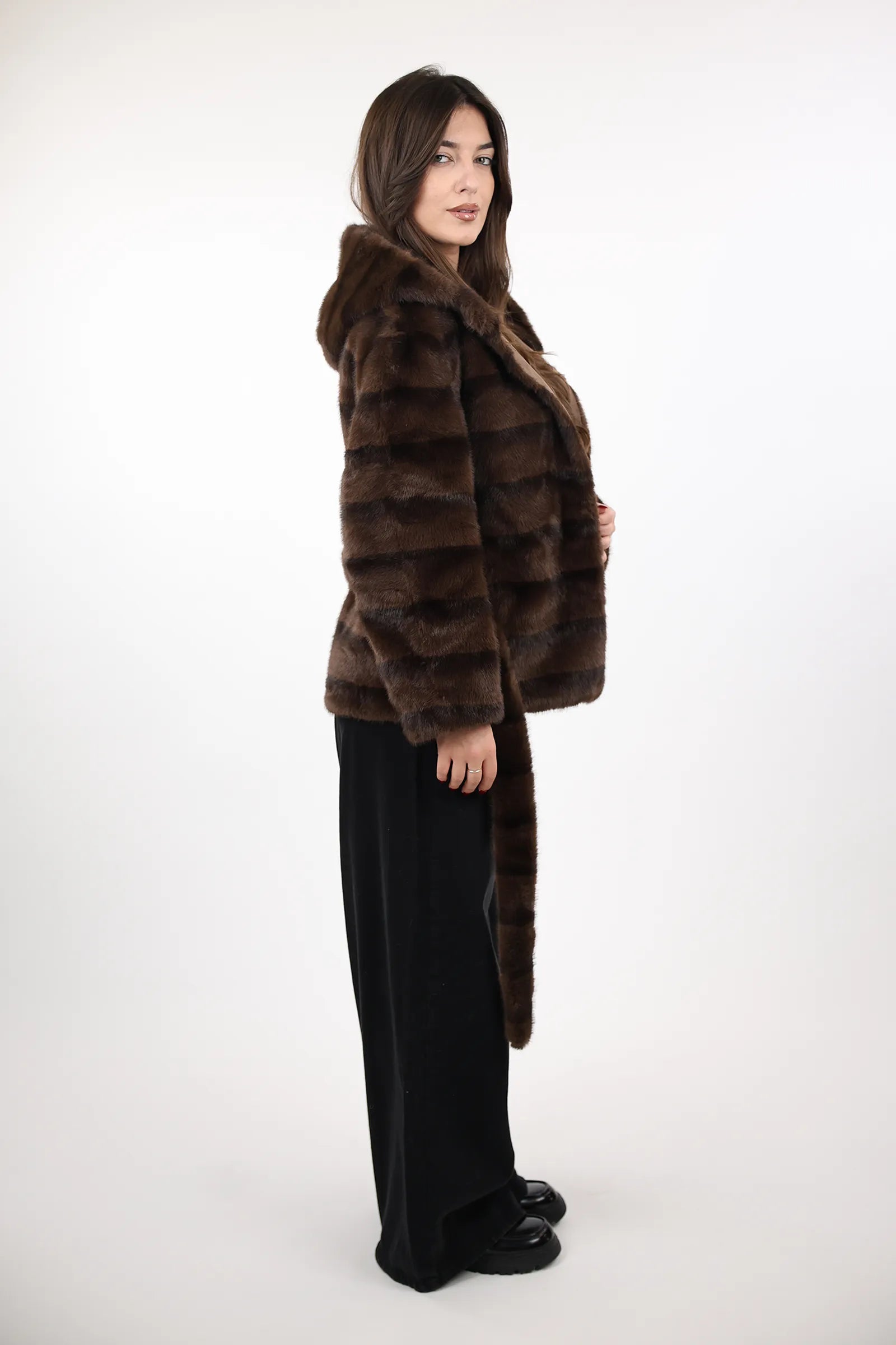 JAKNE Waist-Belted Fur