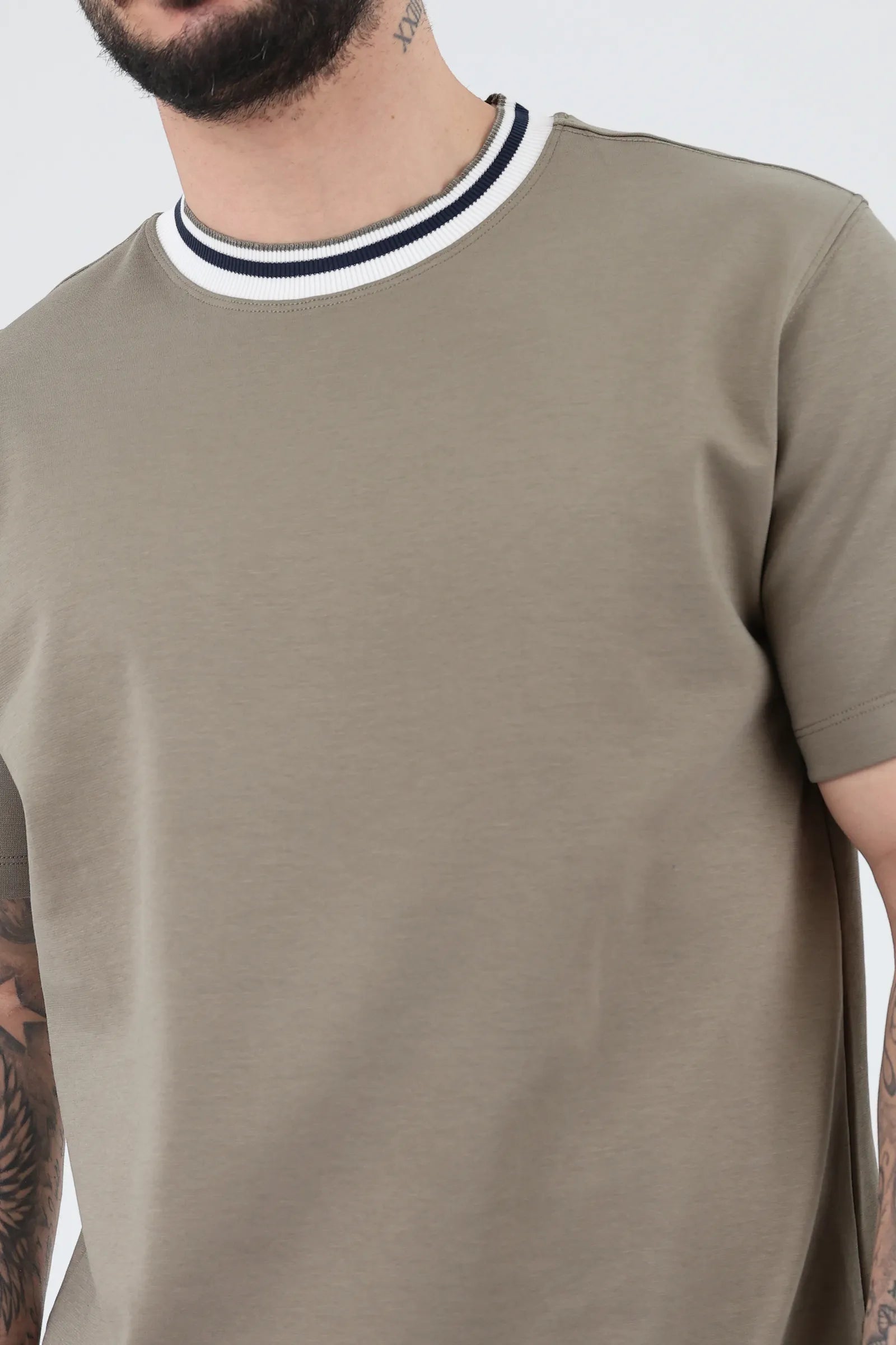 Maice contrast ribbed neck