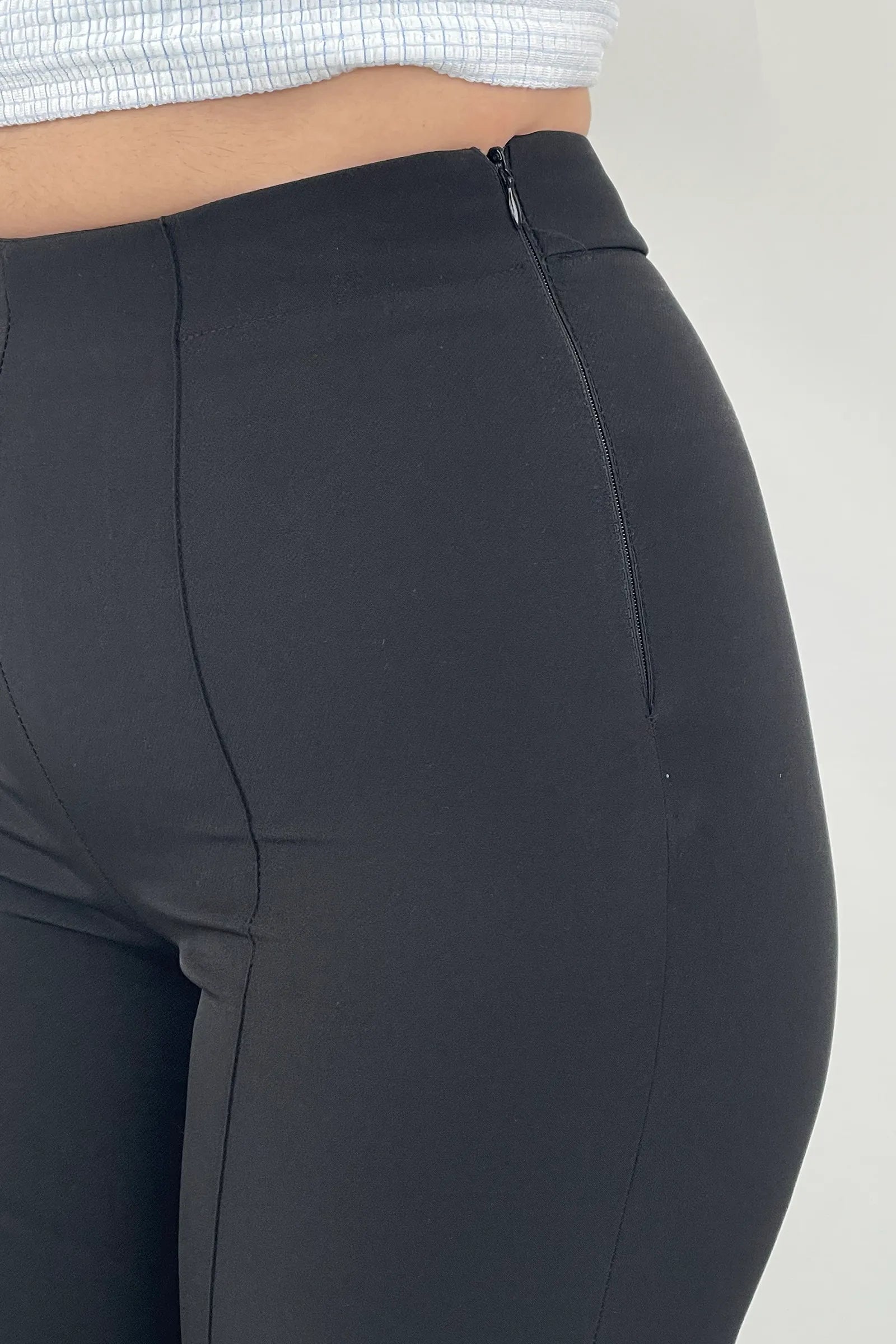 Pantallona flare trousers