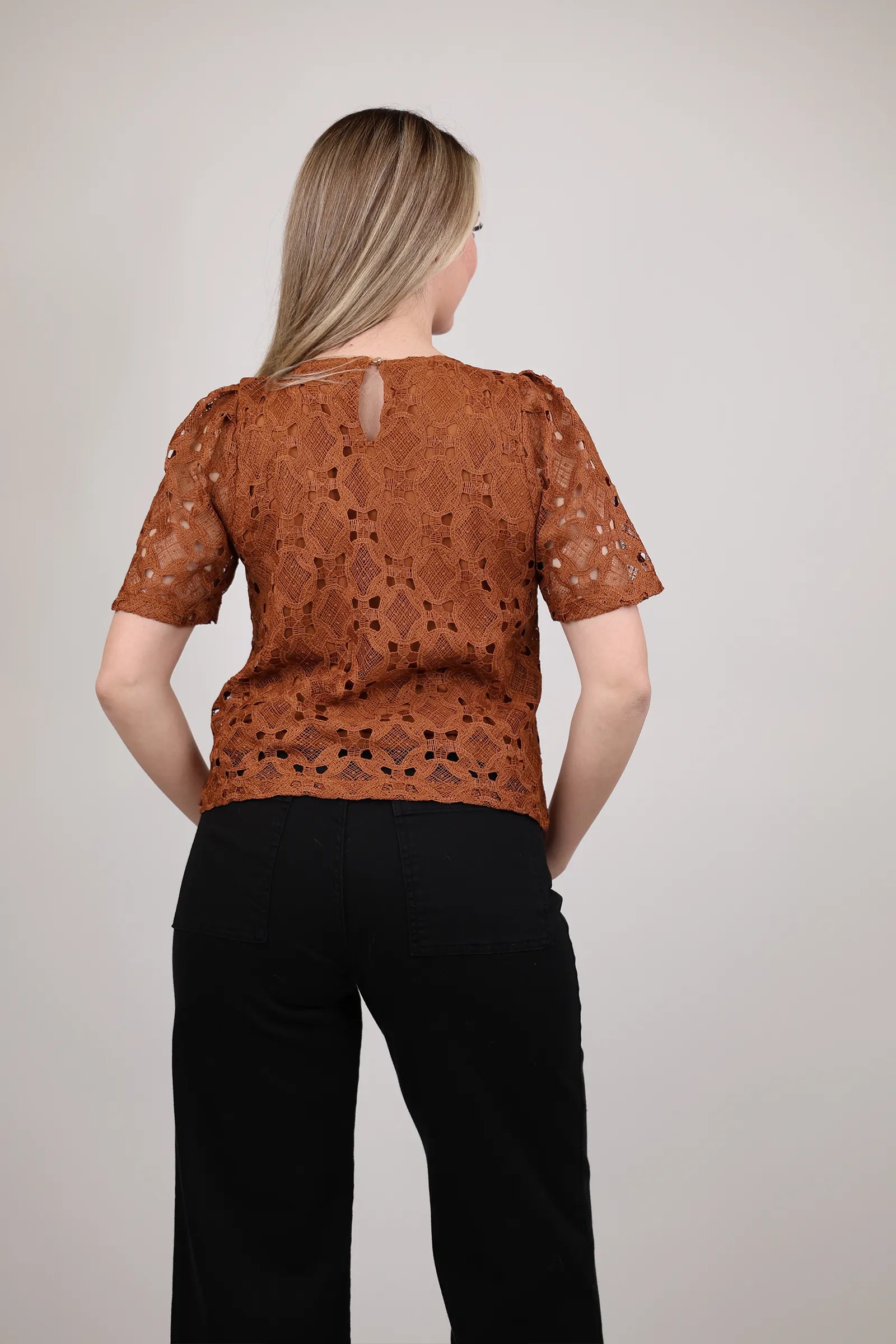 Maice geometric lace