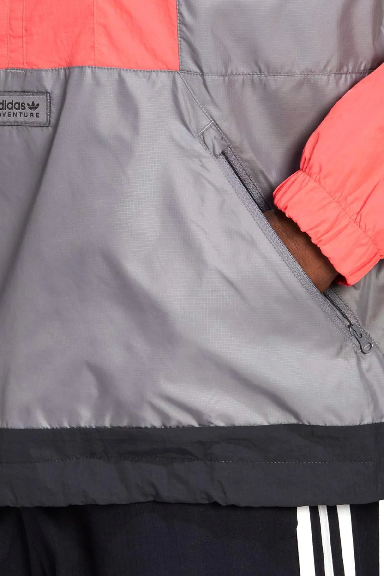 JAKNE adidas Adventure Blocked Windbreaker Grau