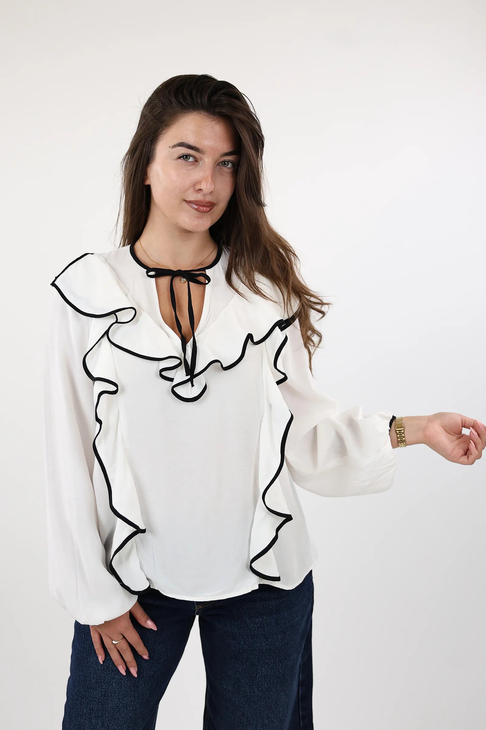 KËMISHË RUFFLE