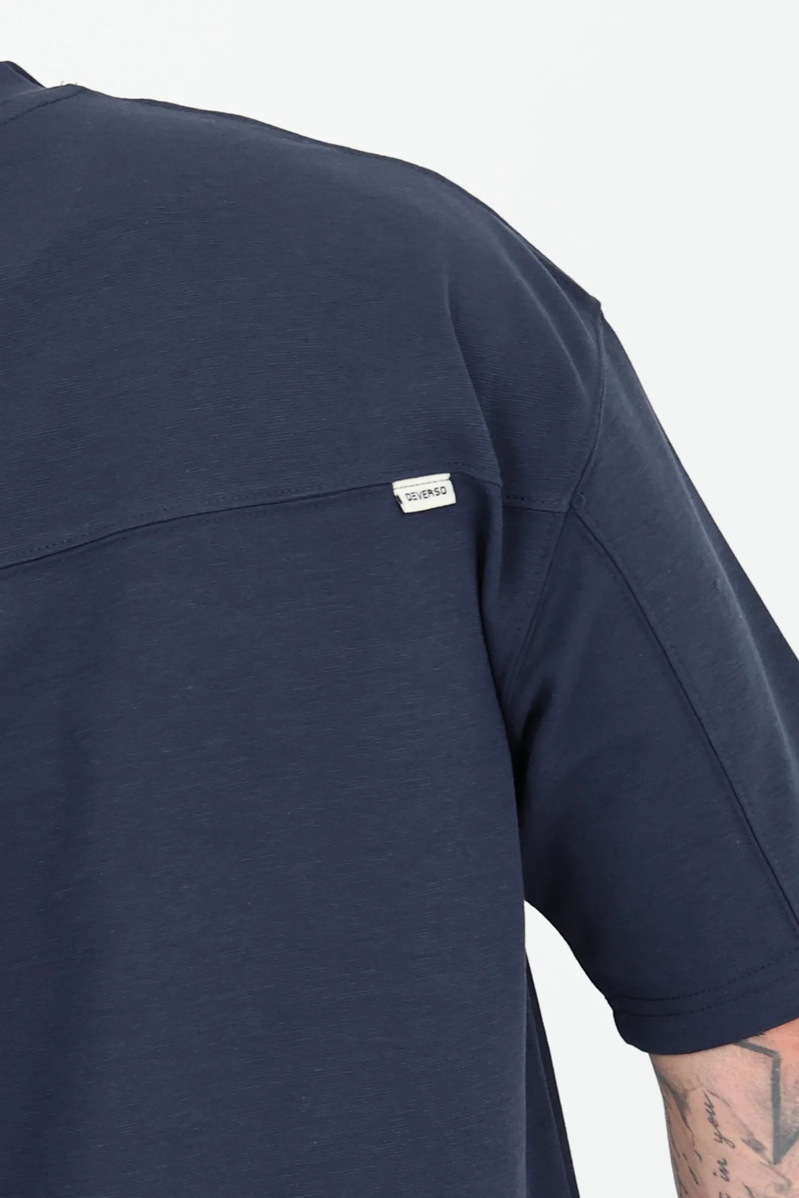 Maice relaxed shoulder