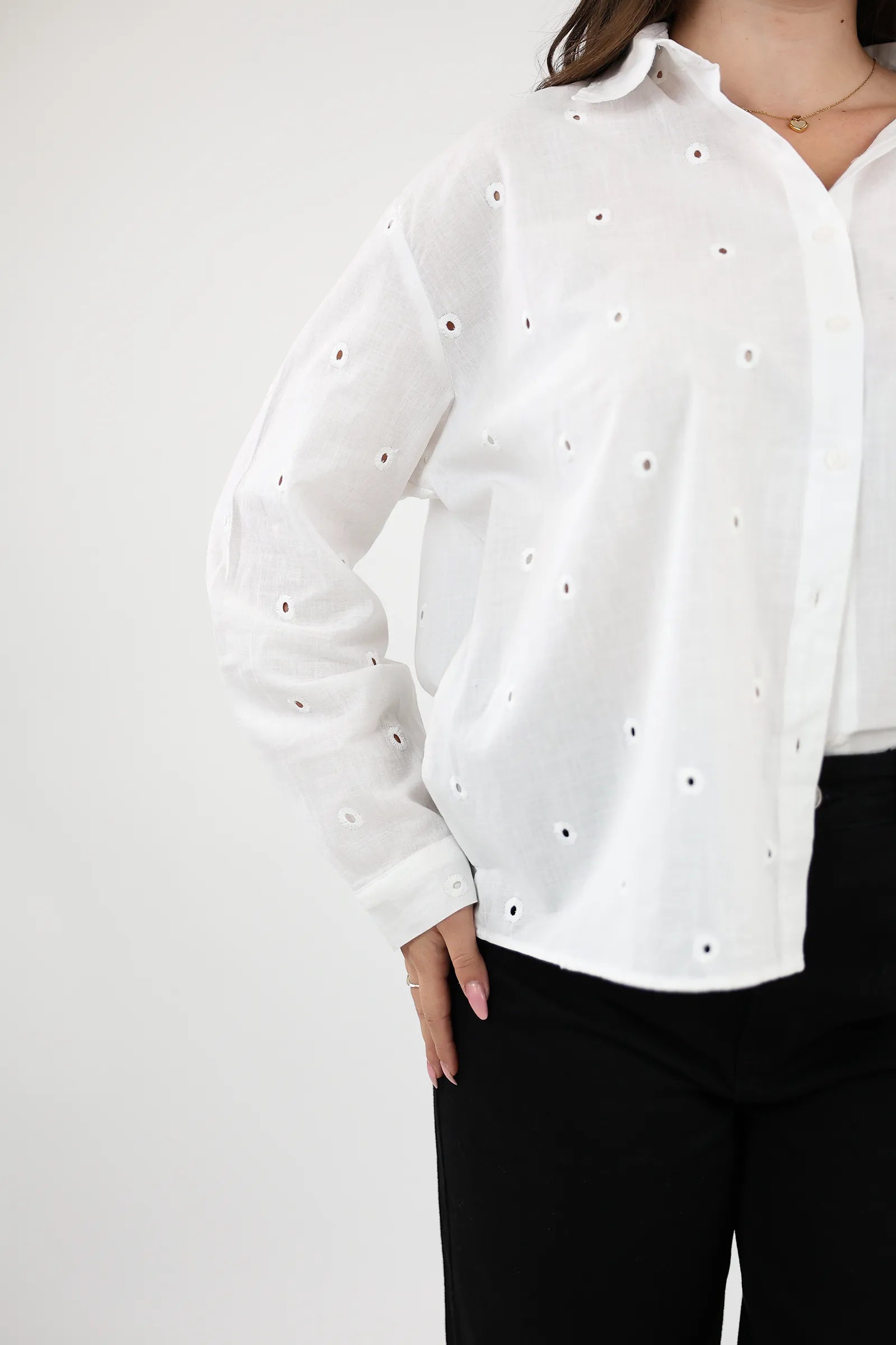 KËMISHË EYELET