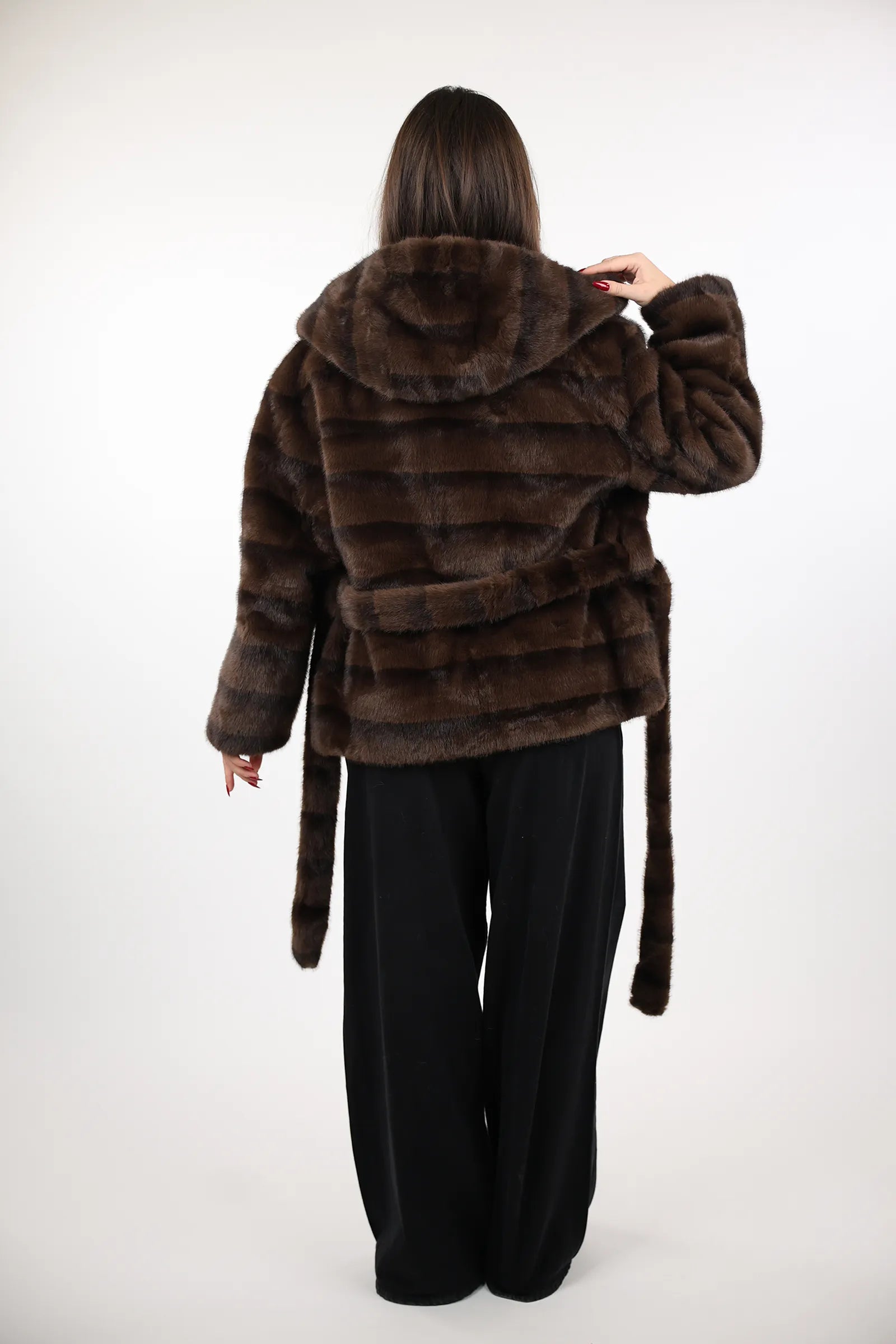 JAKNE Waist-Belted Fur