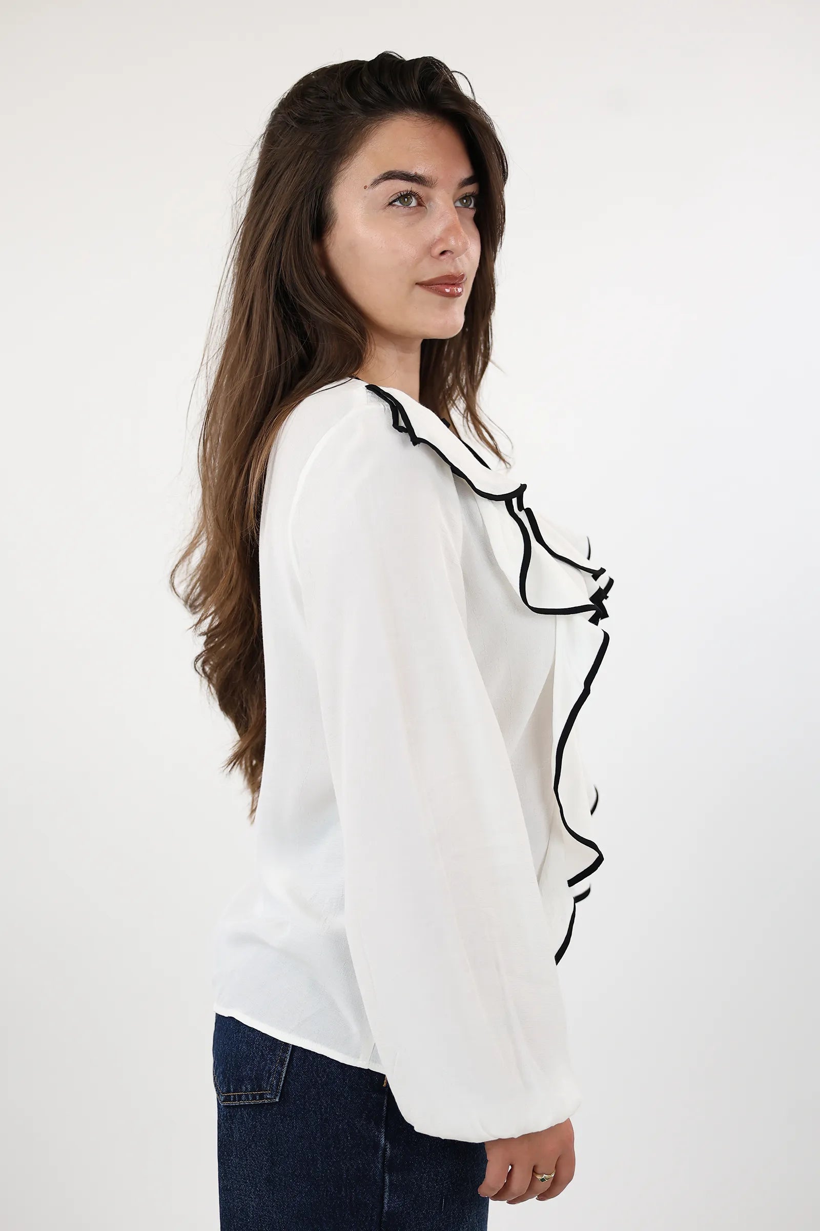 KËMISHË RUFFLE