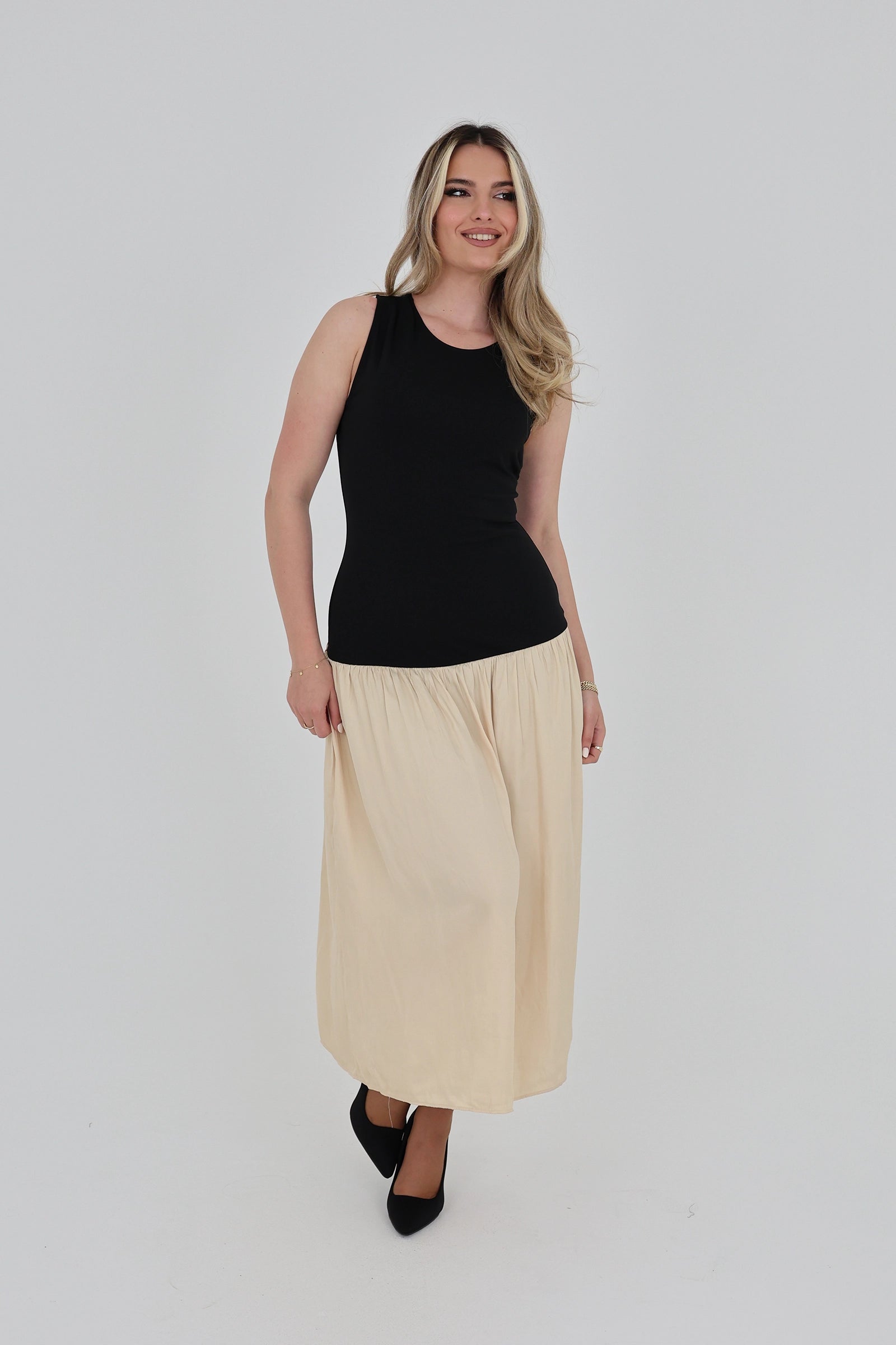 Fustan high neck sleeveless