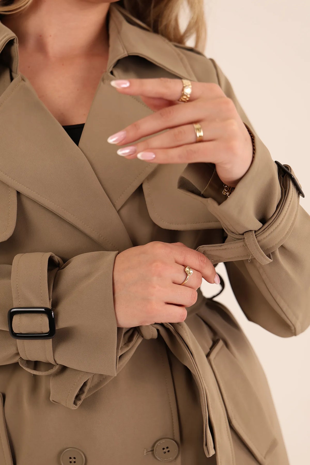 Mantil bellted trench