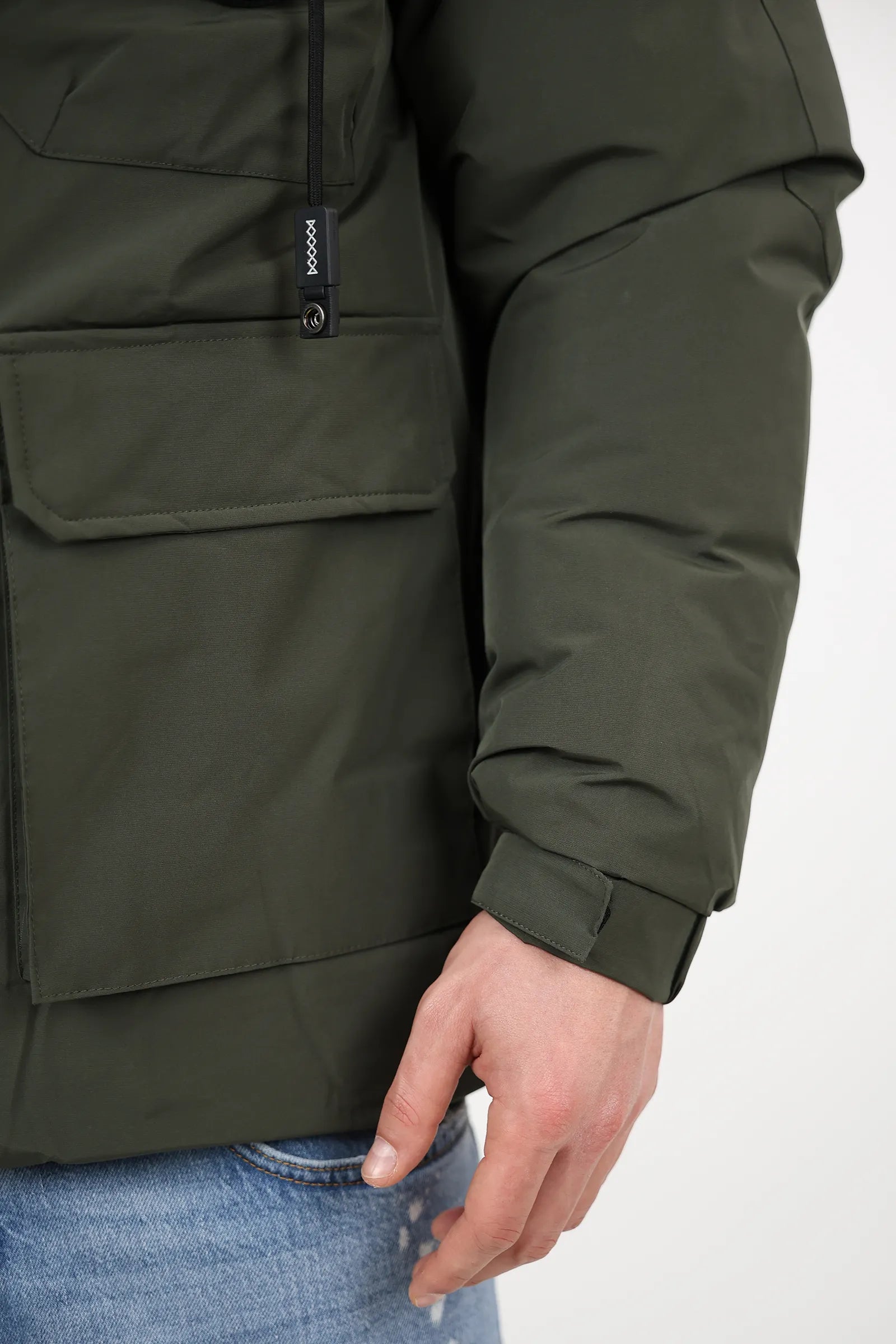 JAKNE Hooded Puffer Jacket