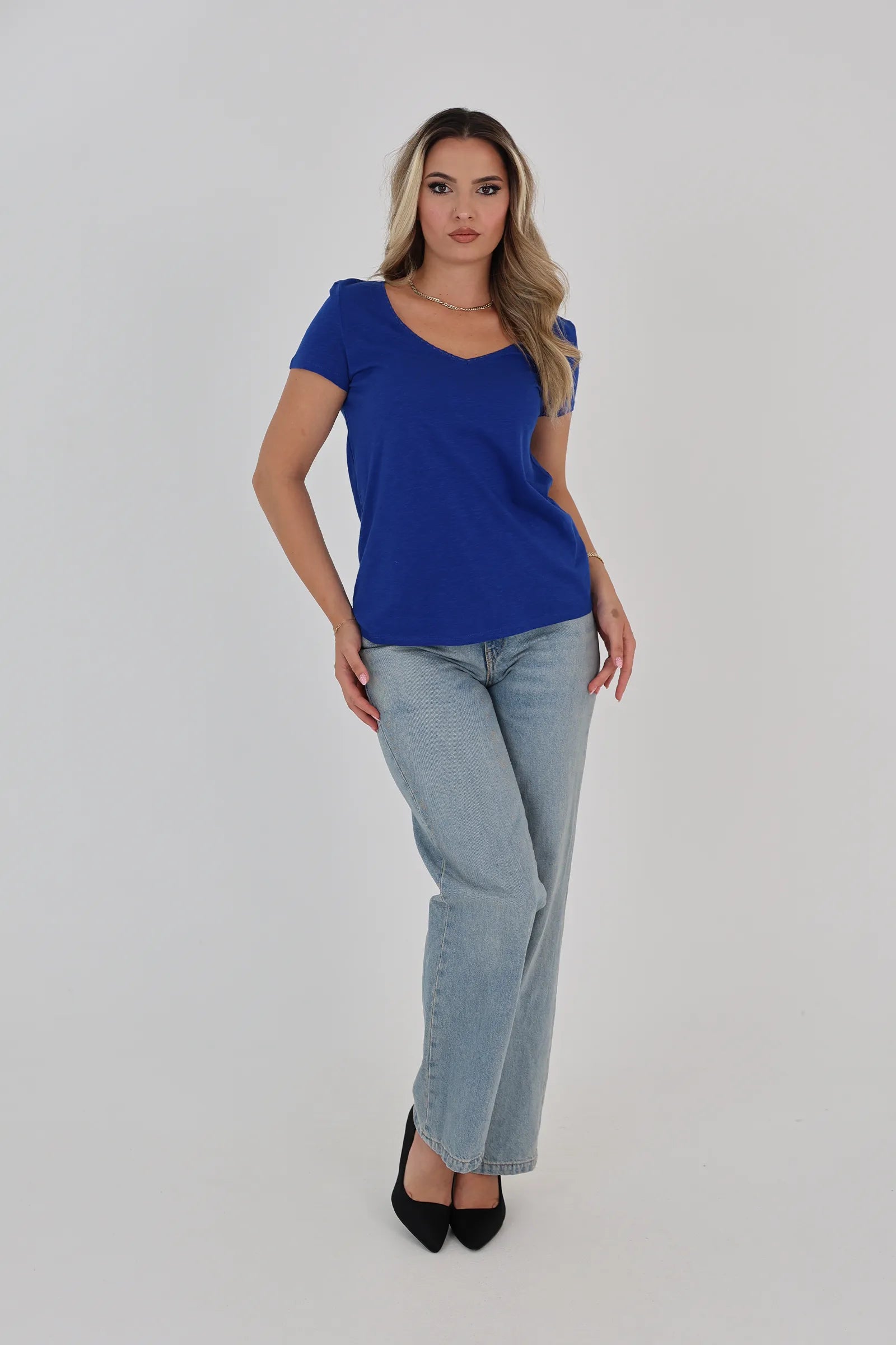 Maice v neck tee