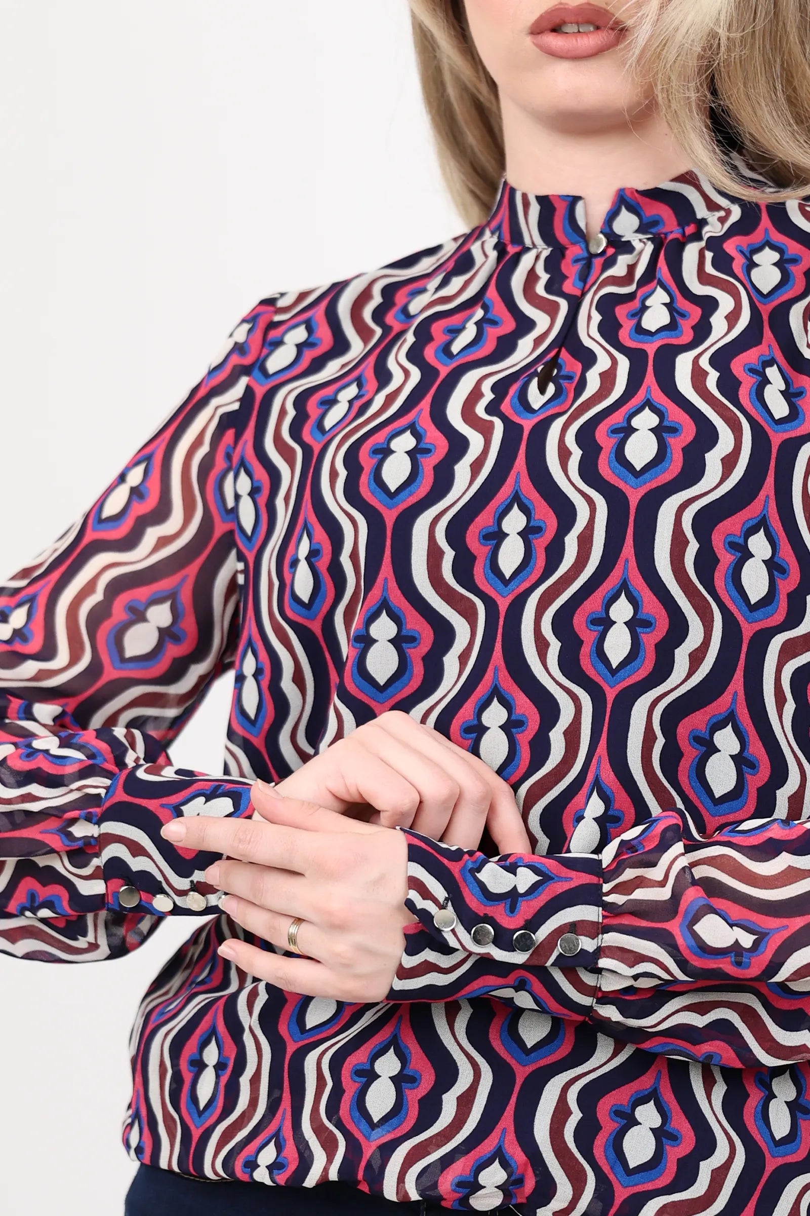 Kemishe retro geometric