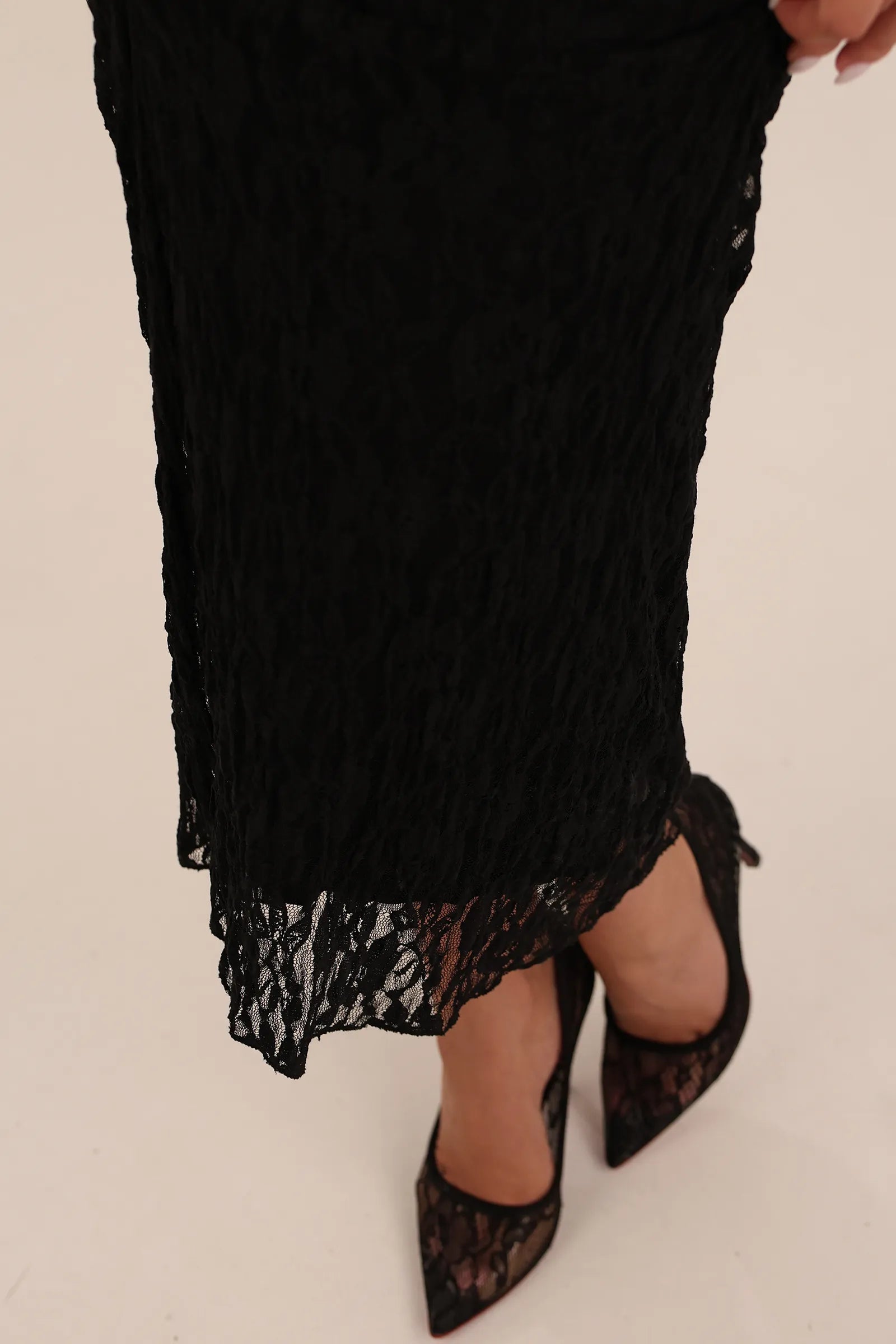 Fustan one-shoulder lace