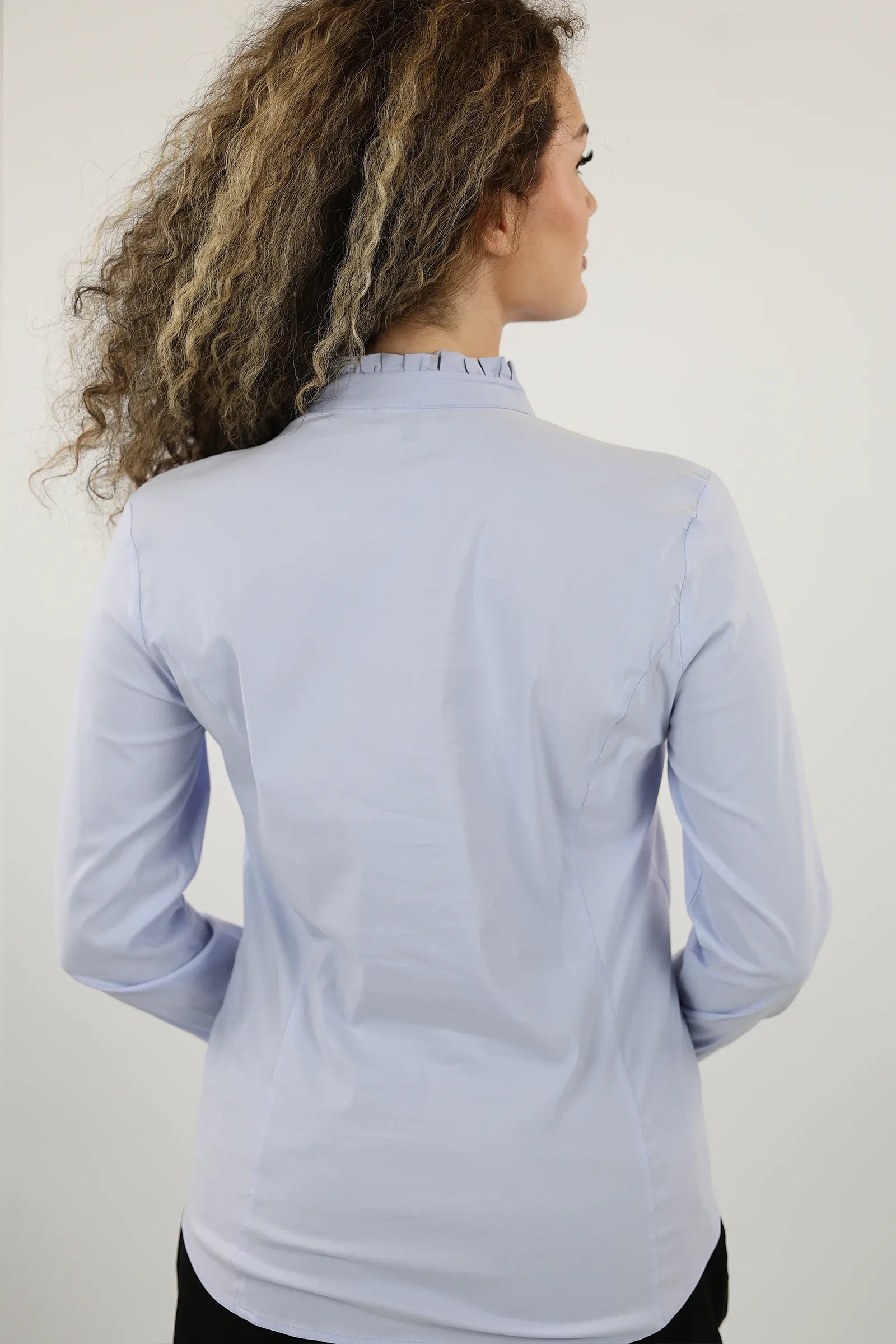 KËMISHË STAND UP COLLAR
