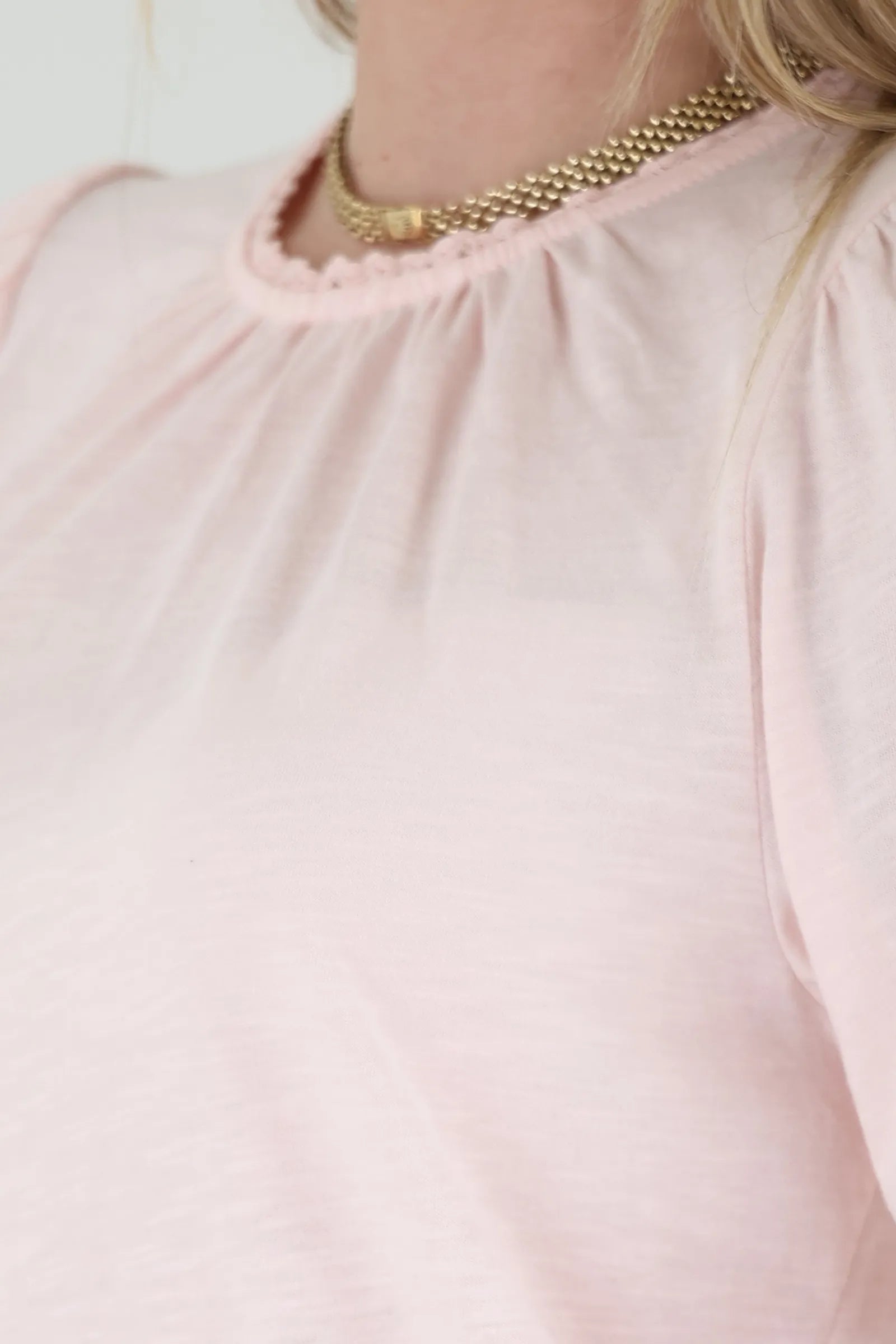 Maice ruffle neck