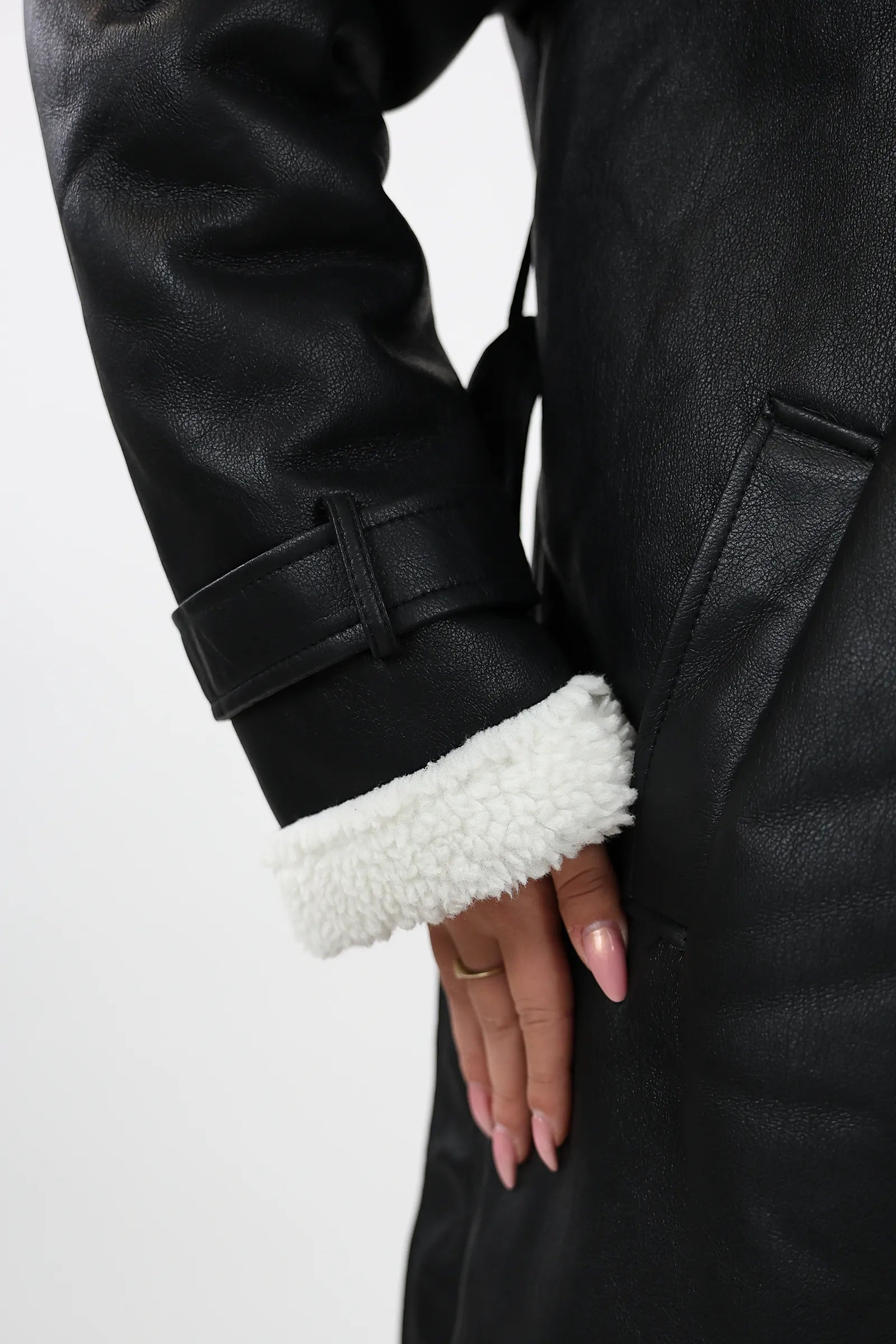 JAKNE FAUX LEATHER