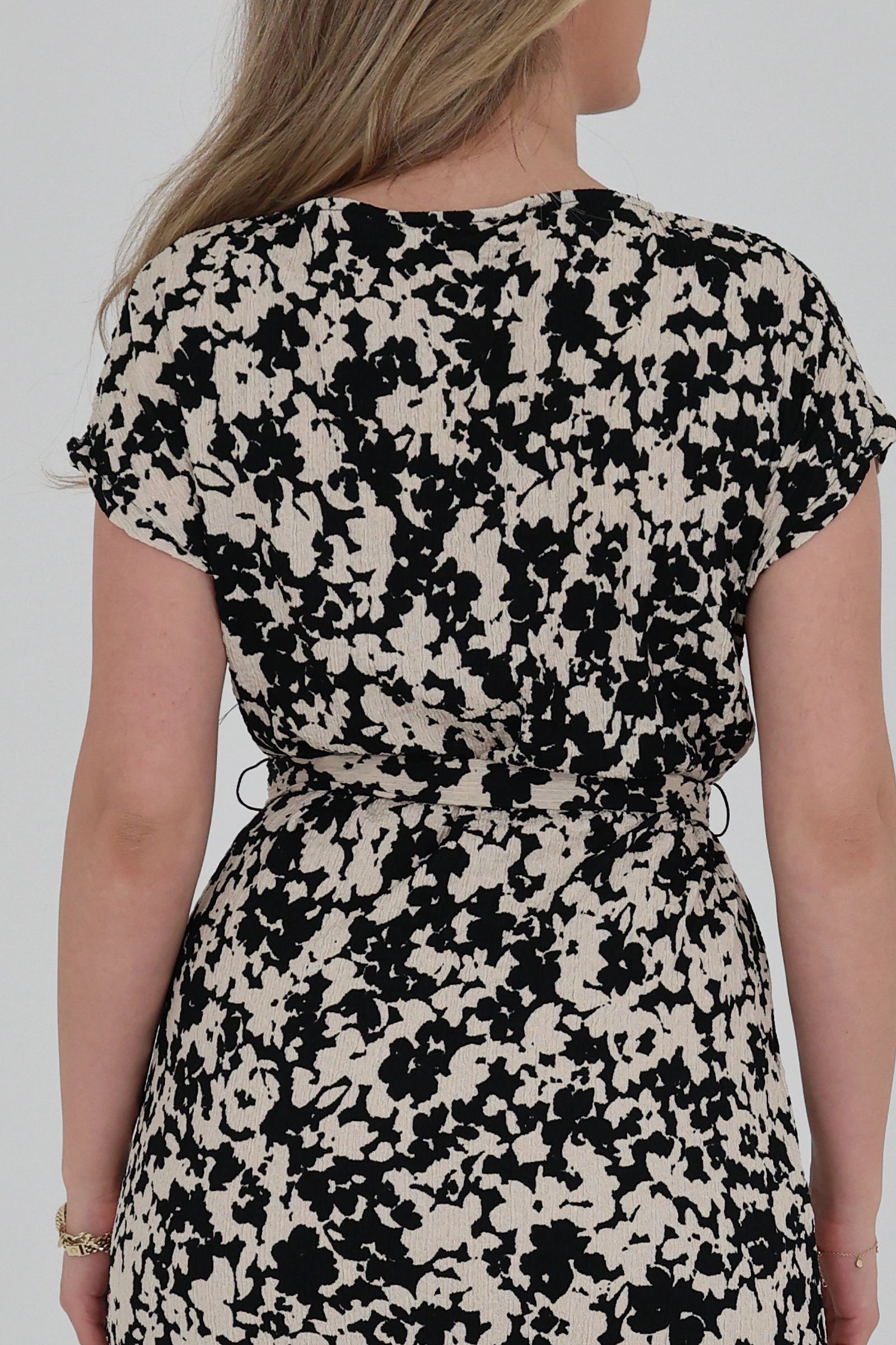 Fustan floral belted