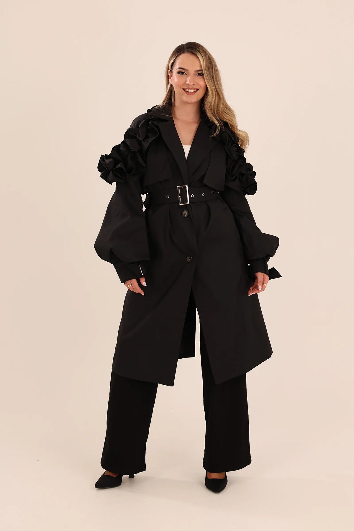 Mantil oversized ruffle