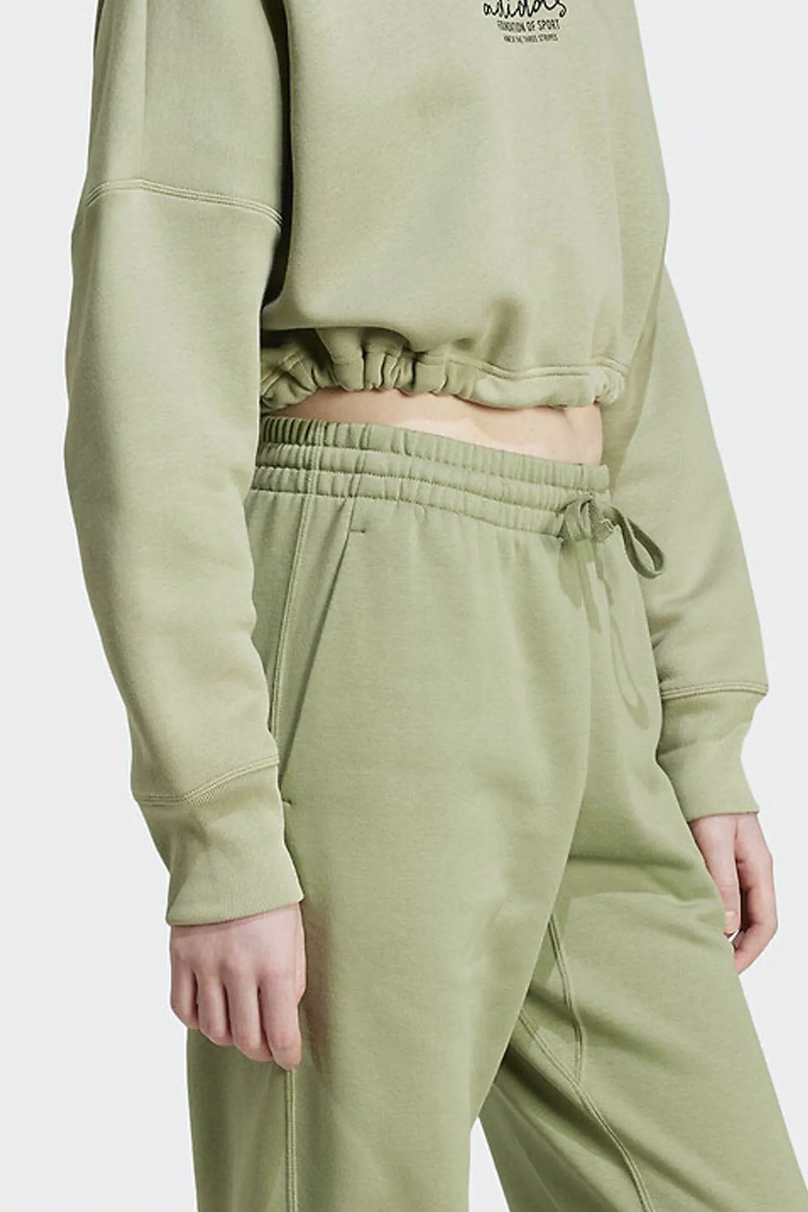 DUKS Adidas Signature Graphic Long Sleeve T-Shirt JE3899 Green Loose Fit