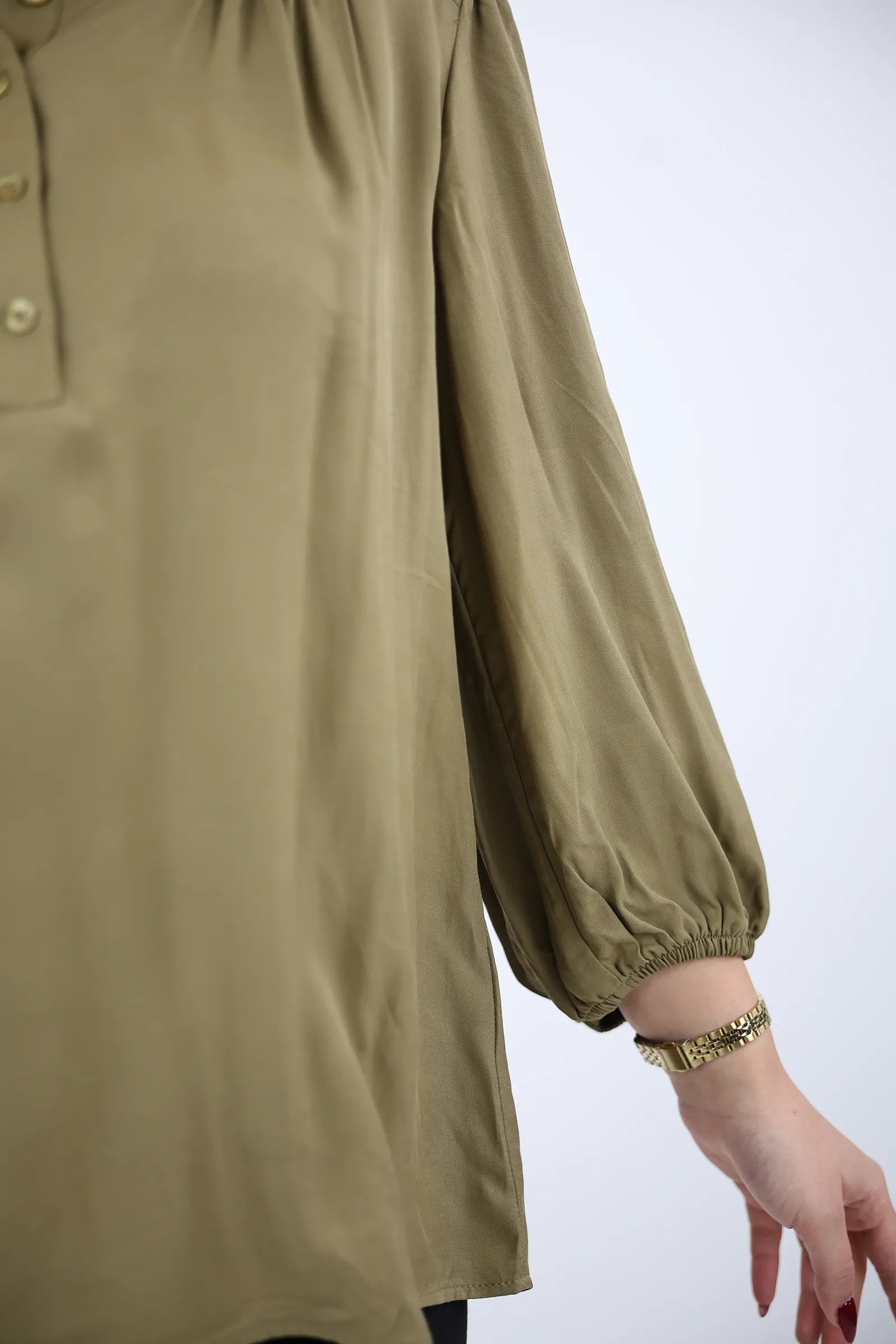 KËMISHË Mandarin Collar