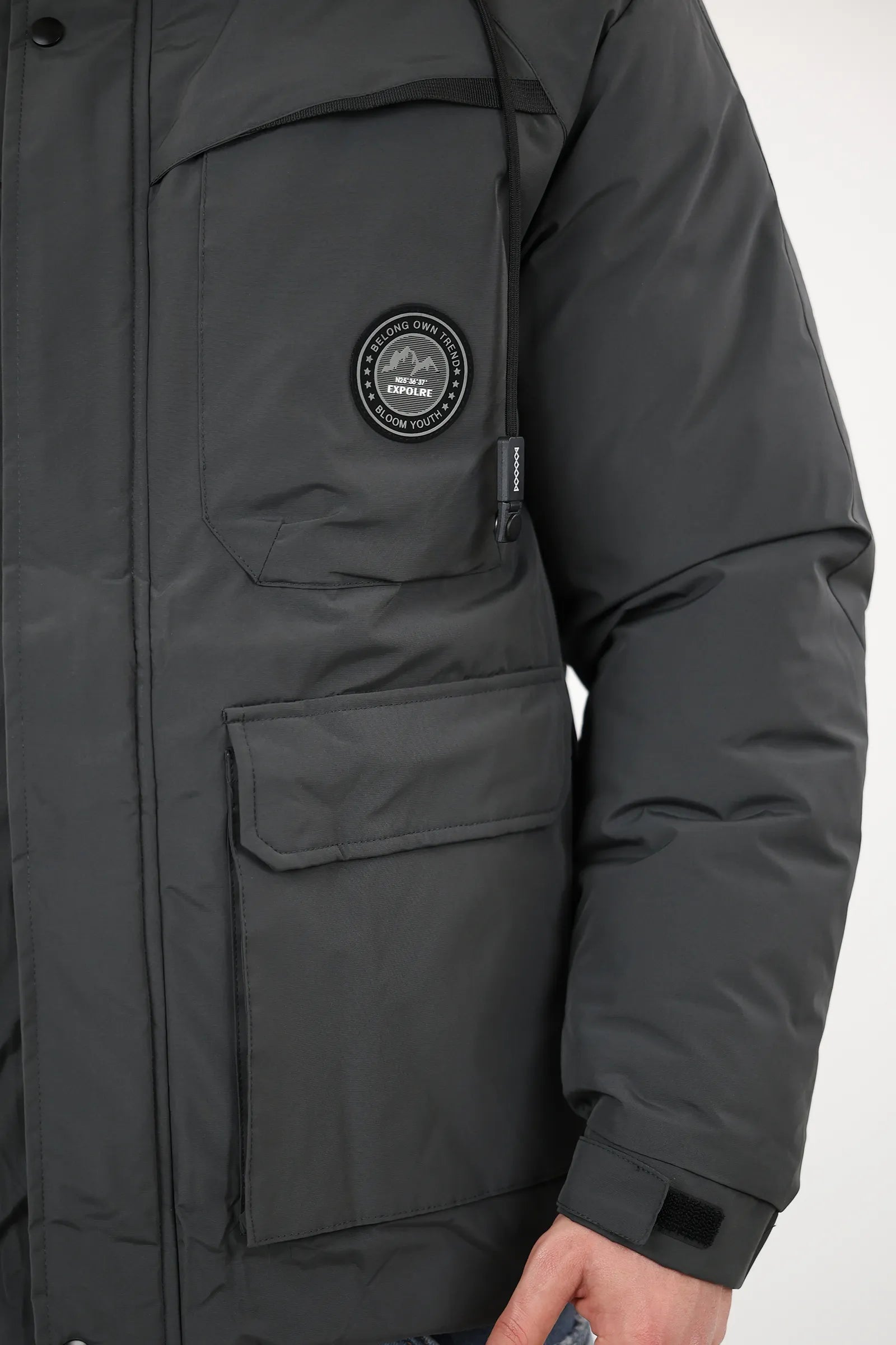 JAKNE Hooded Puffer Jacket