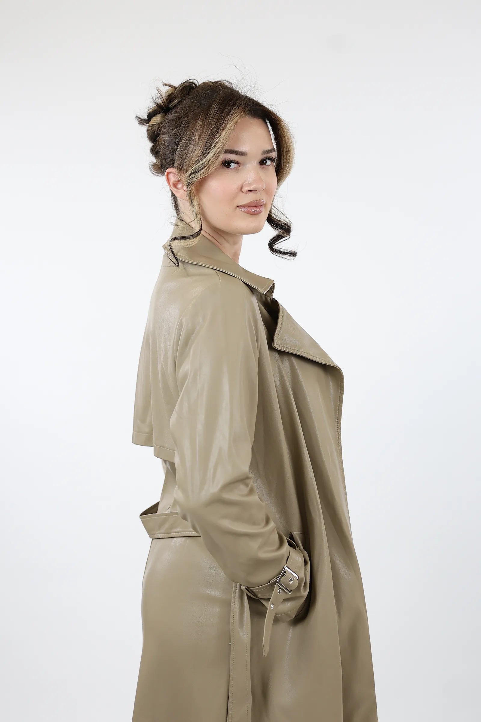 MANTIL LEATHER