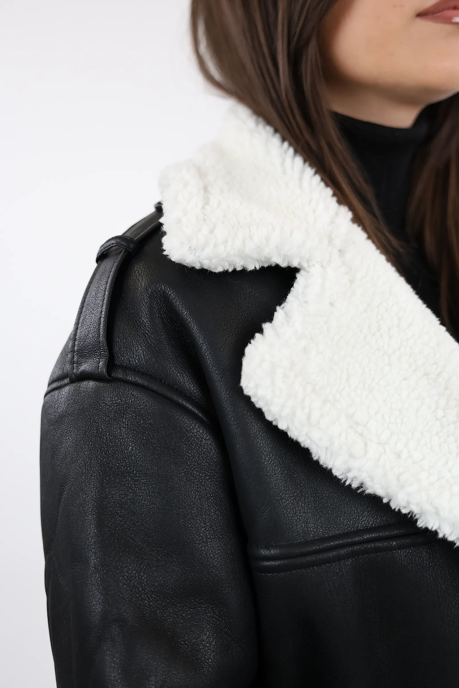 JAKNE FAUX LEATHER
