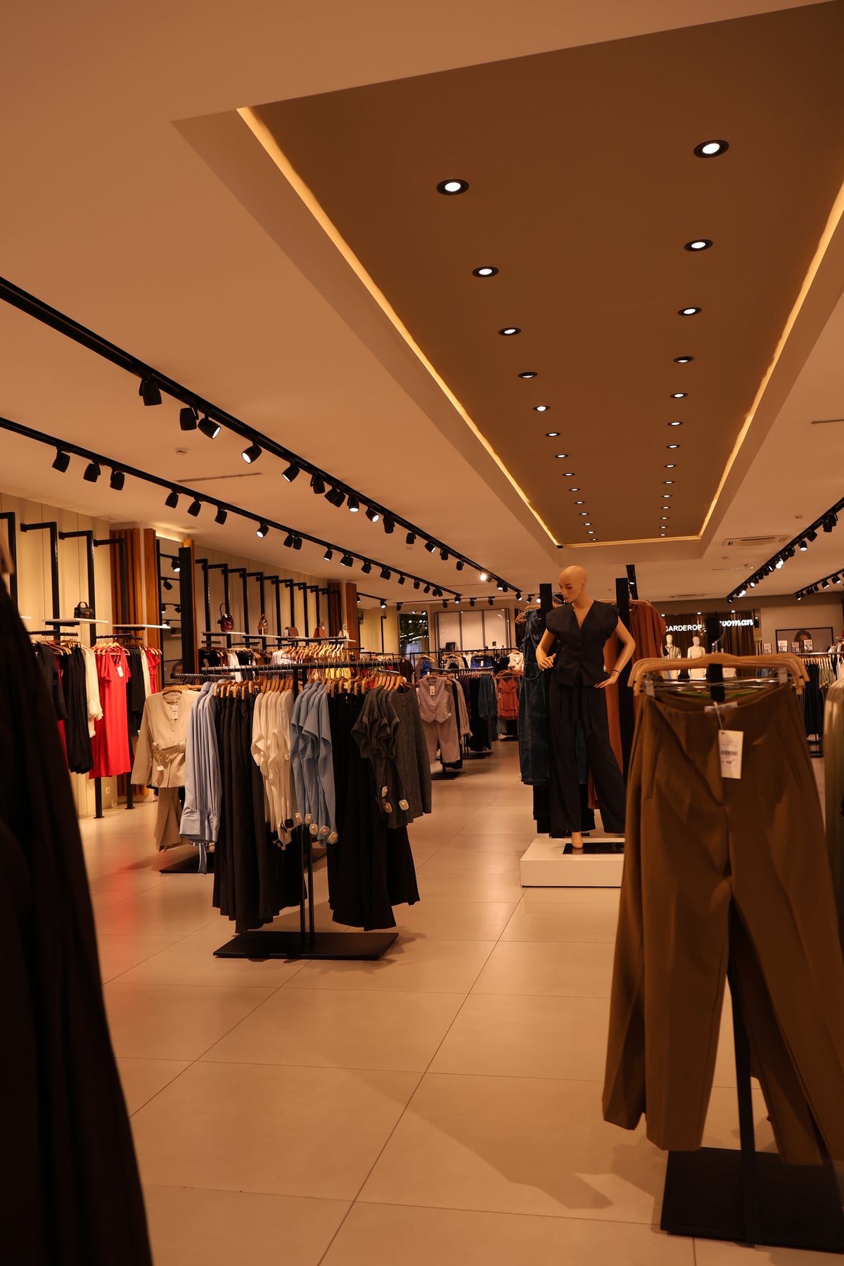 LIFESTYLE Galeria Shopping Mall